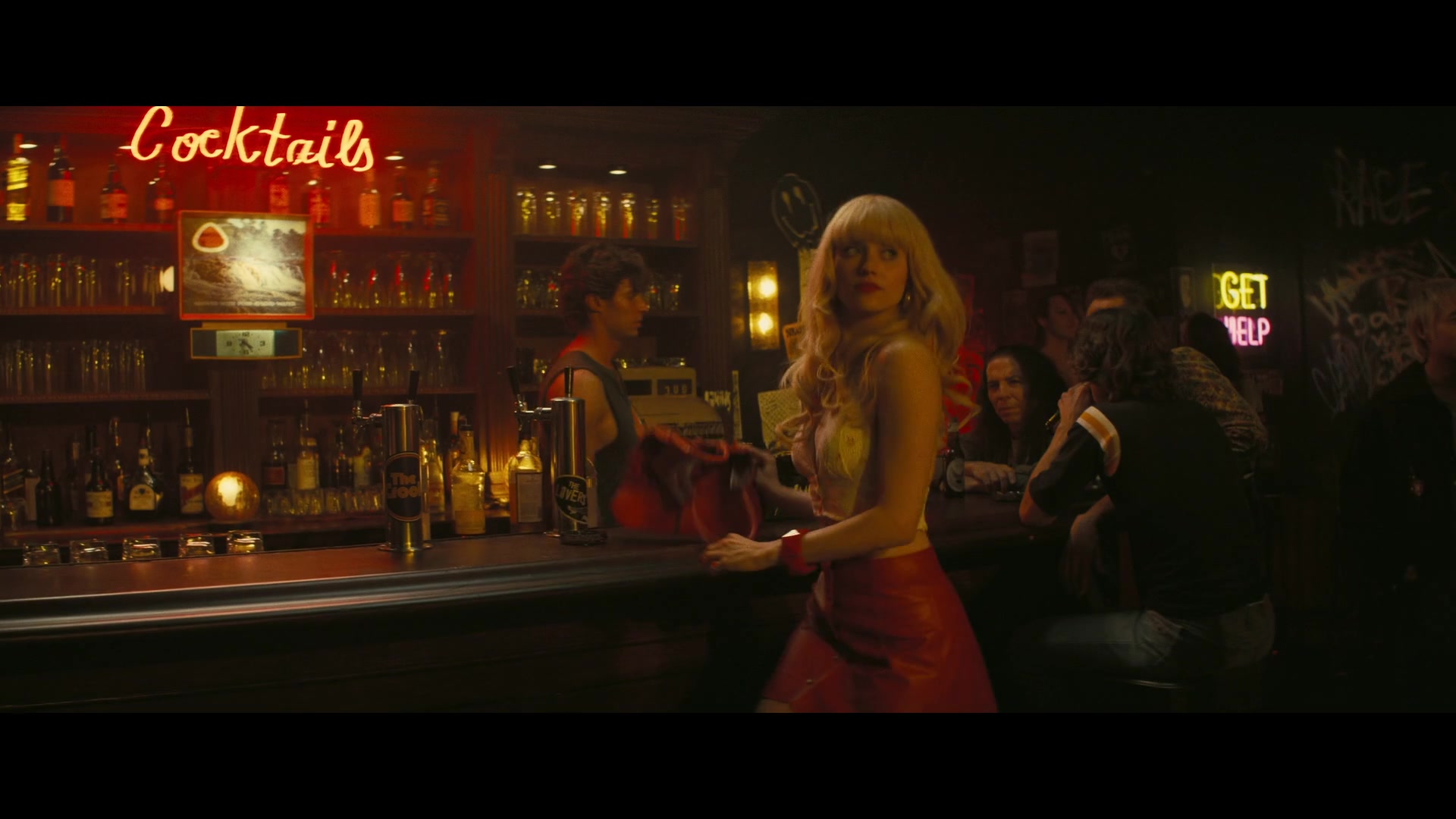 Angelyne_S01E01_Dream_Machine_1080p_ERW_001031.jpg