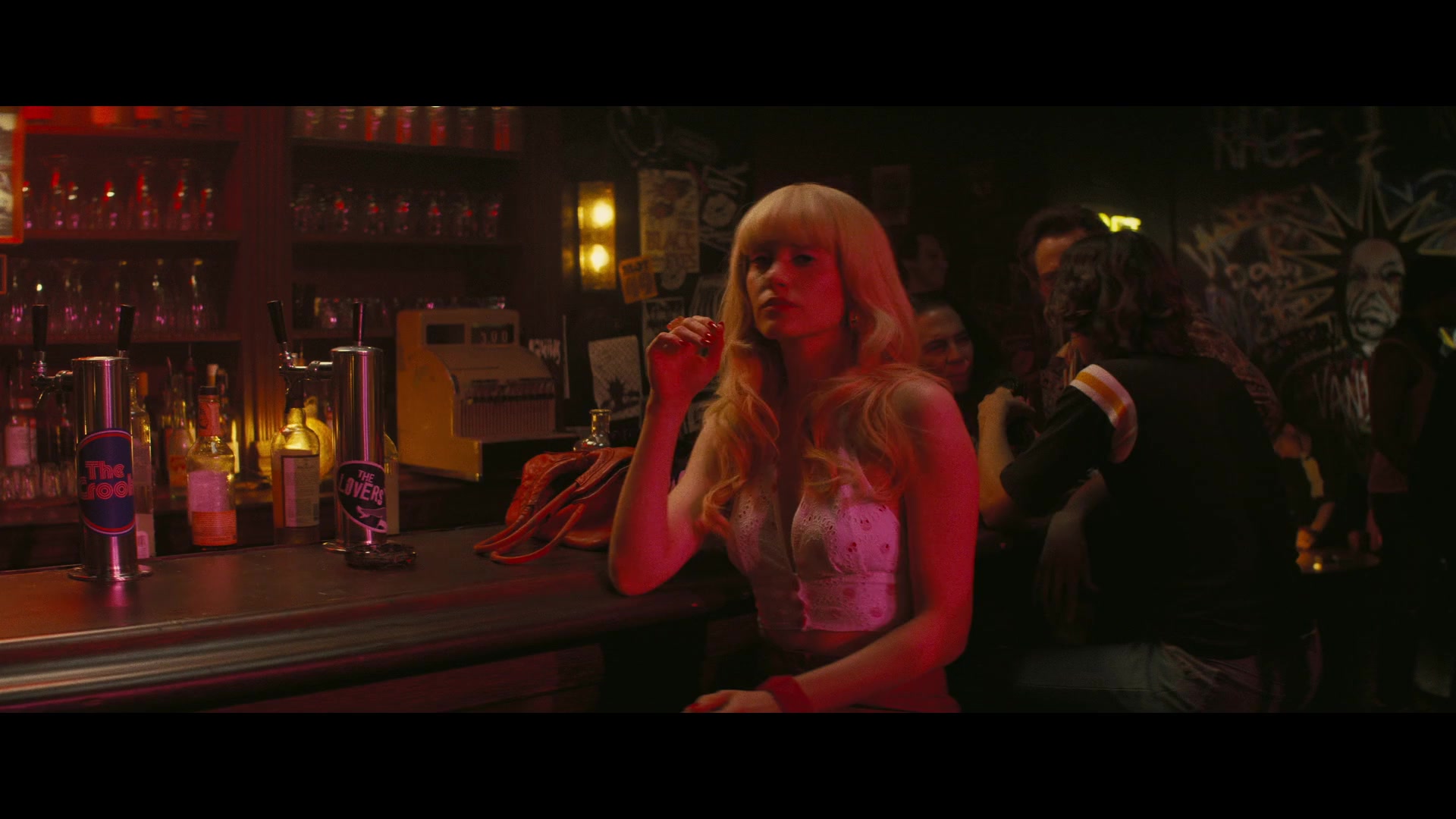 Angelyne_S01E01_Dream_Machine_1080p_ERW_001047.jpg