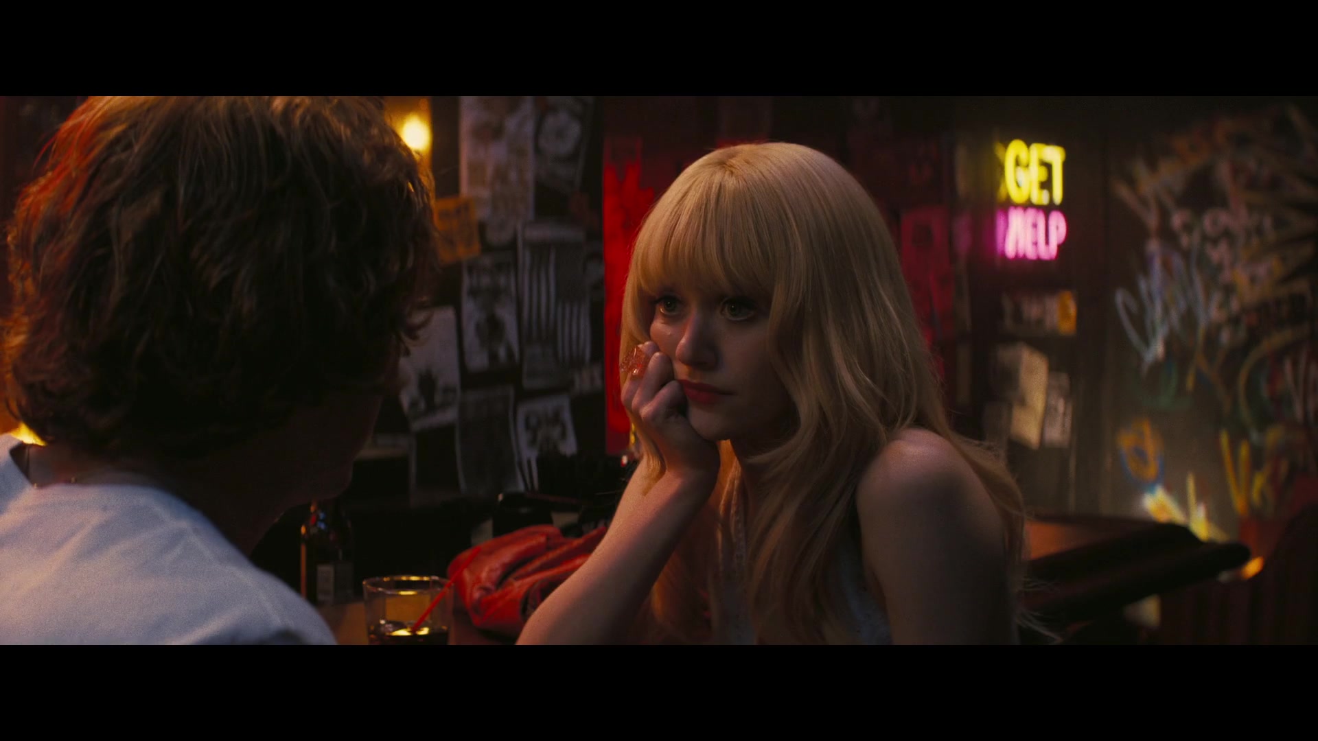 Angelyne_S01E01_Dream_Machine_1080p_ERW_001331.jpg
