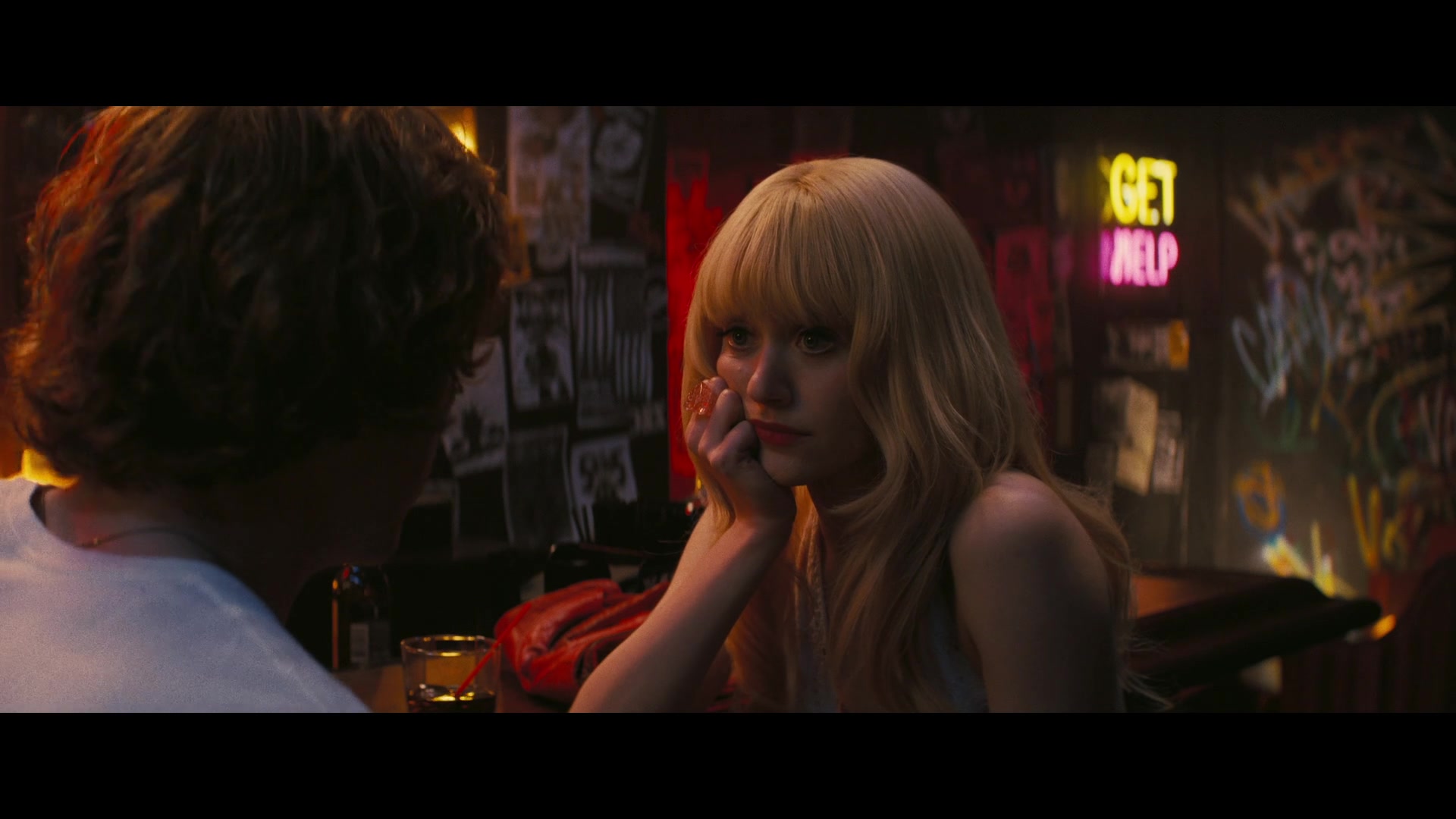 Angelyne_S01E01_Dream_Machine_1080p_ERW_001334.jpg