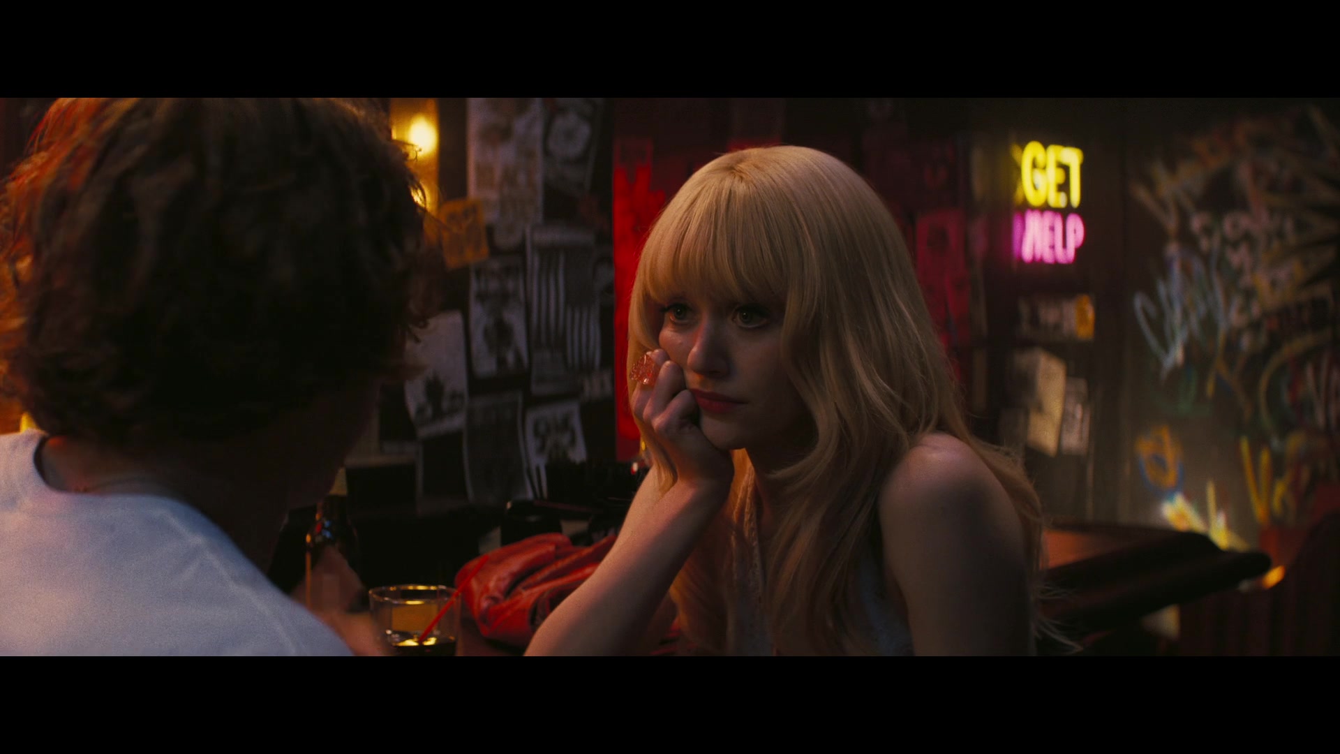 Angelyne_S01E01_Dream_Machine_1080p_ERW_001337.jpg