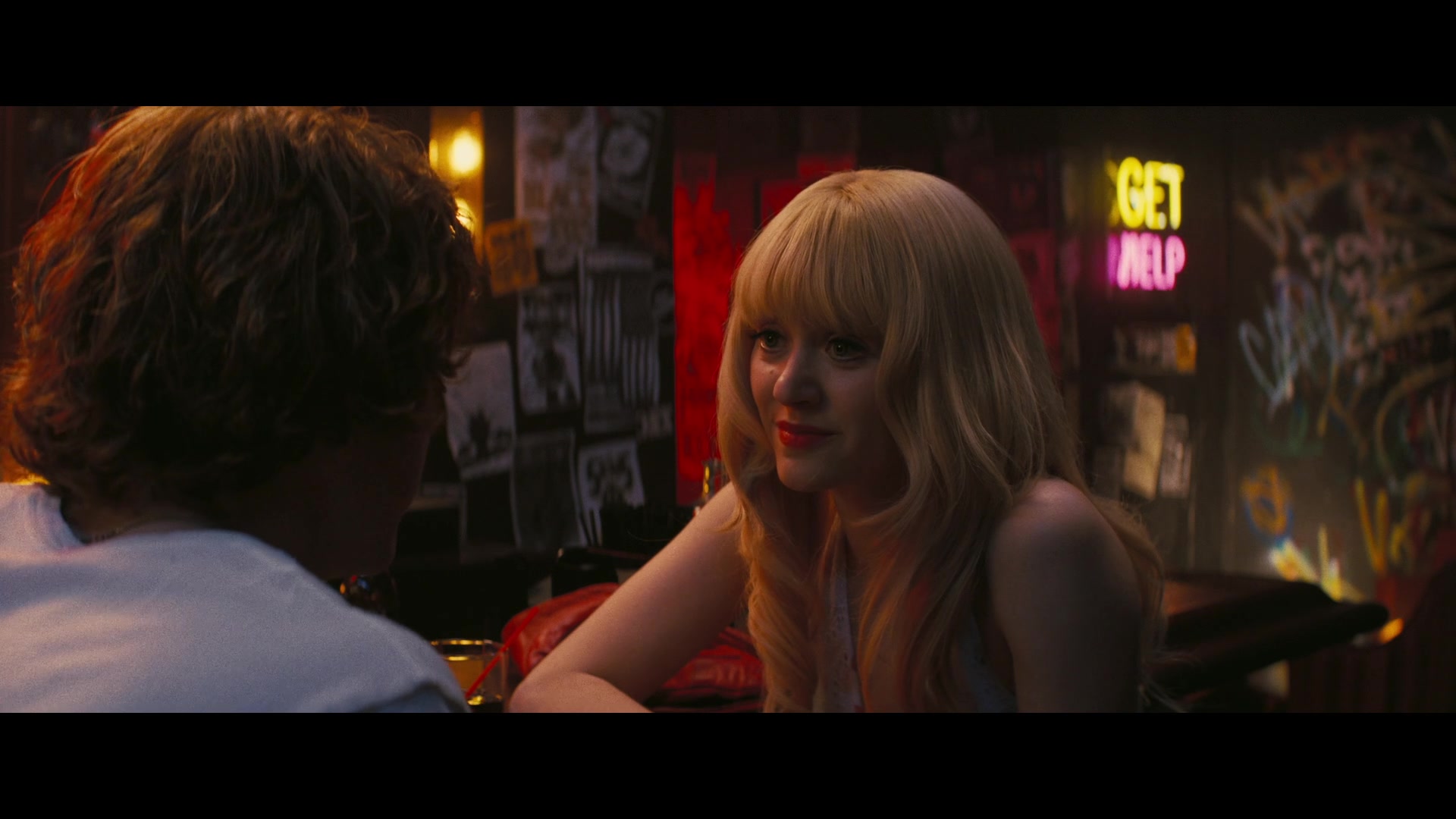 Angelyne_S01E01_Dream_Machine_1080p_ERW_001357.jpg