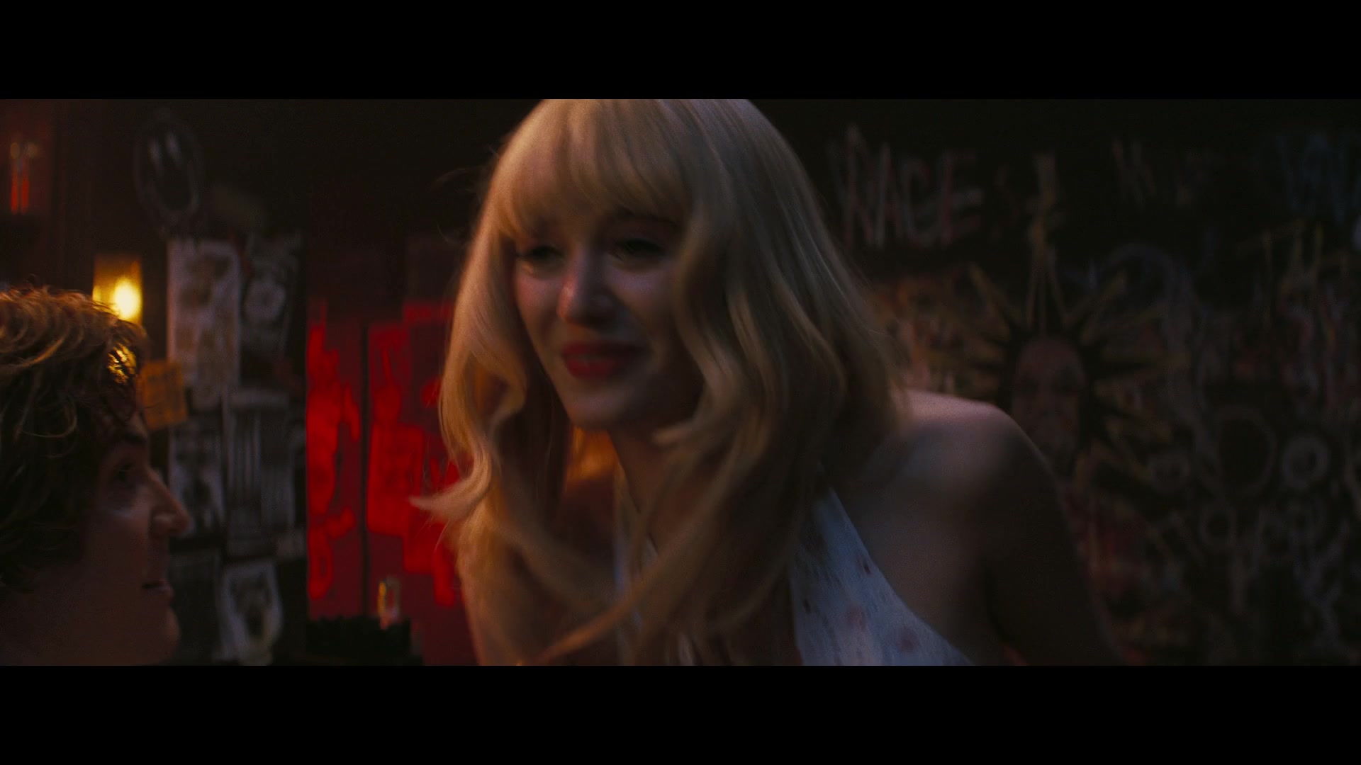 Angelyne_S01E01_Dream_Machine_1080p_ERW_001425.jpg