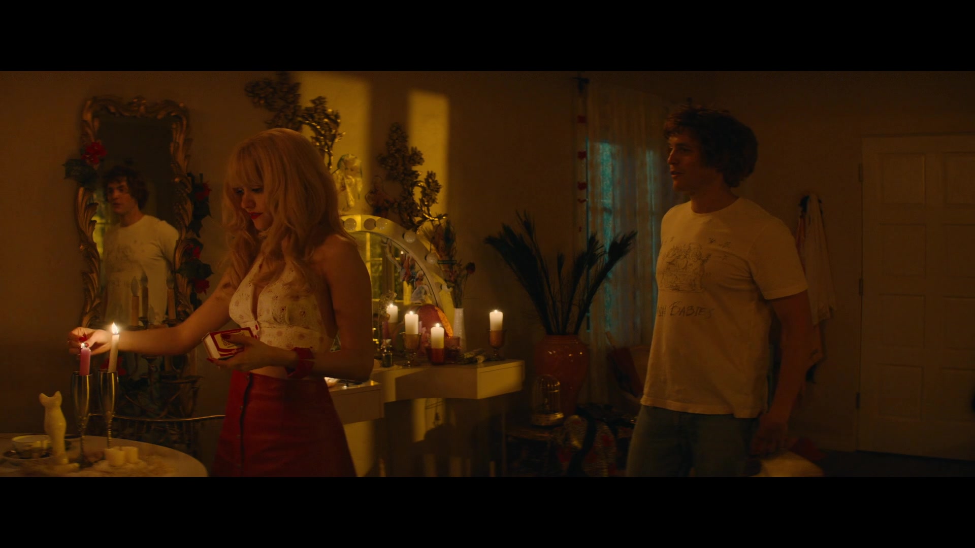 Angelyne_S01E01_Dream_Machine_1080p_ERW_001759.jpg