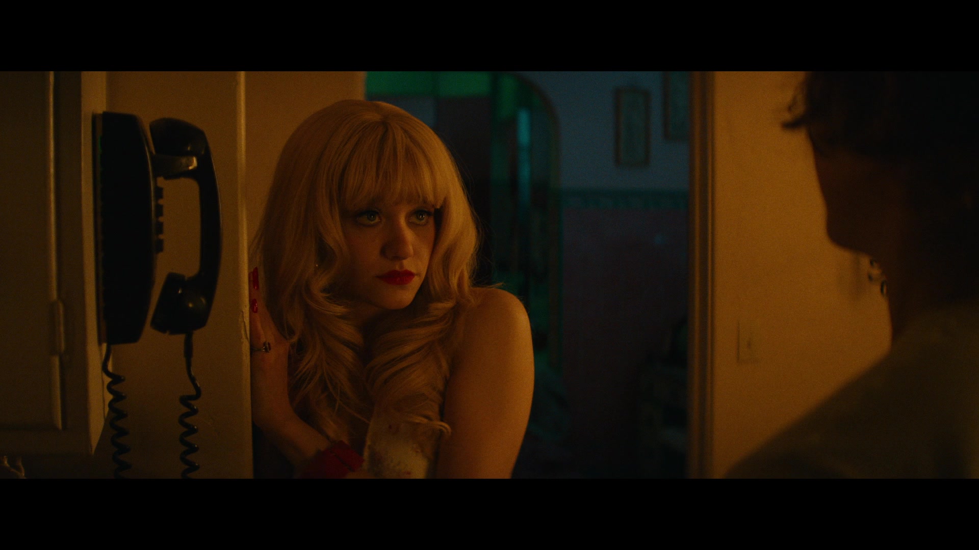 Angelyne_S01E01_Dream_Machine_1080p_ERW_001833.jpg