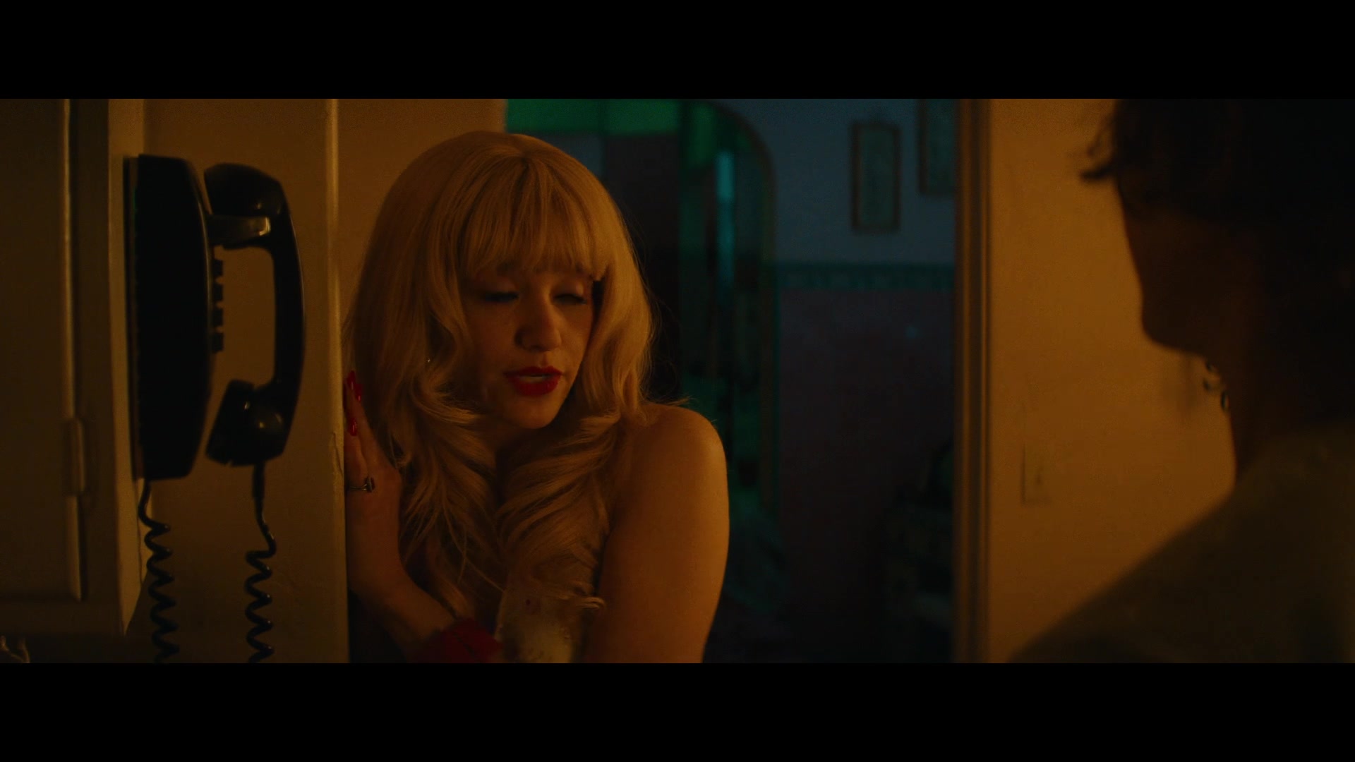 Angelyne_S01E01_Dream_Machine_1080p_ERW_001834.jpg