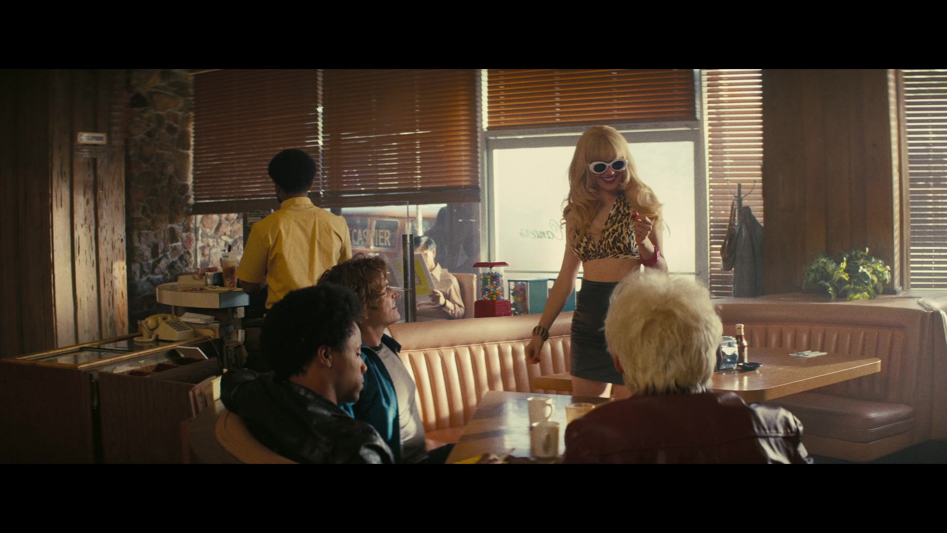 Angelyne_S01E01_Dream_Machine_1080p_ERW_002496.jpg