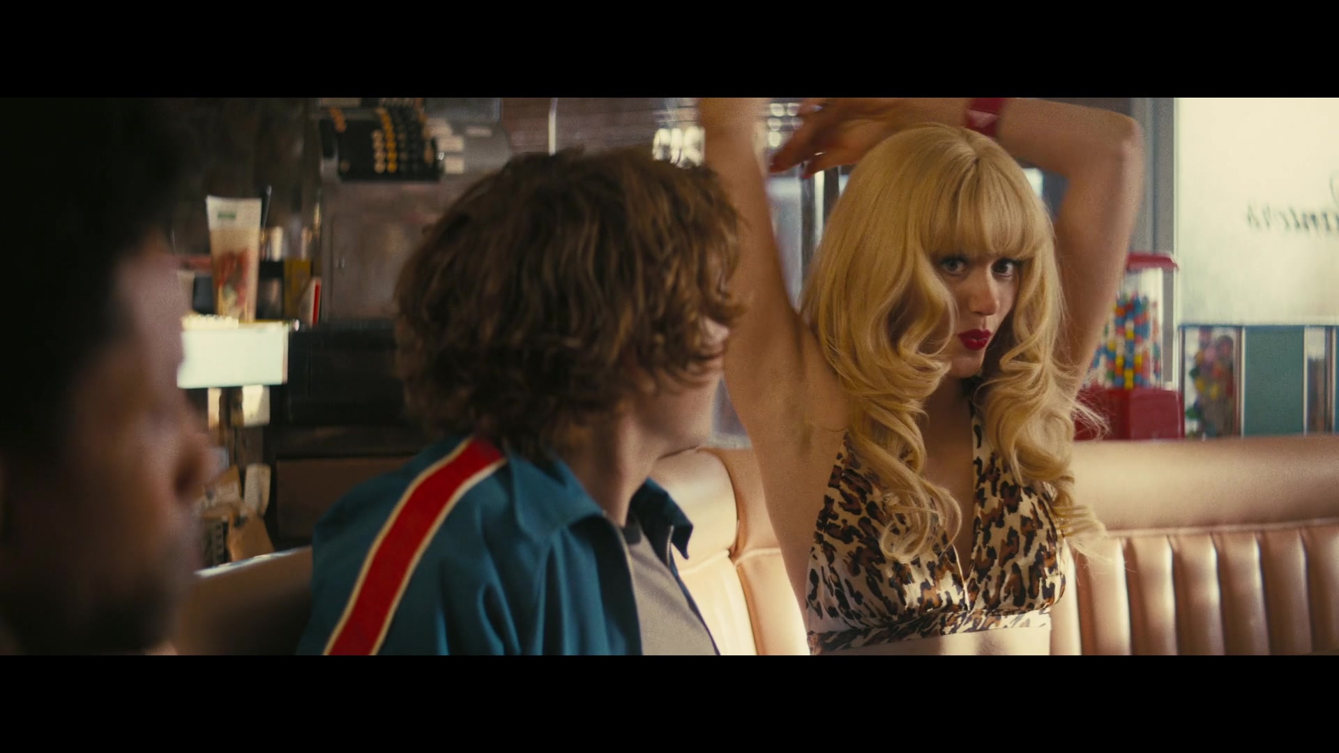Angelyne_S01E01_Dream_Machine_1080p_ERW_002588.jpg