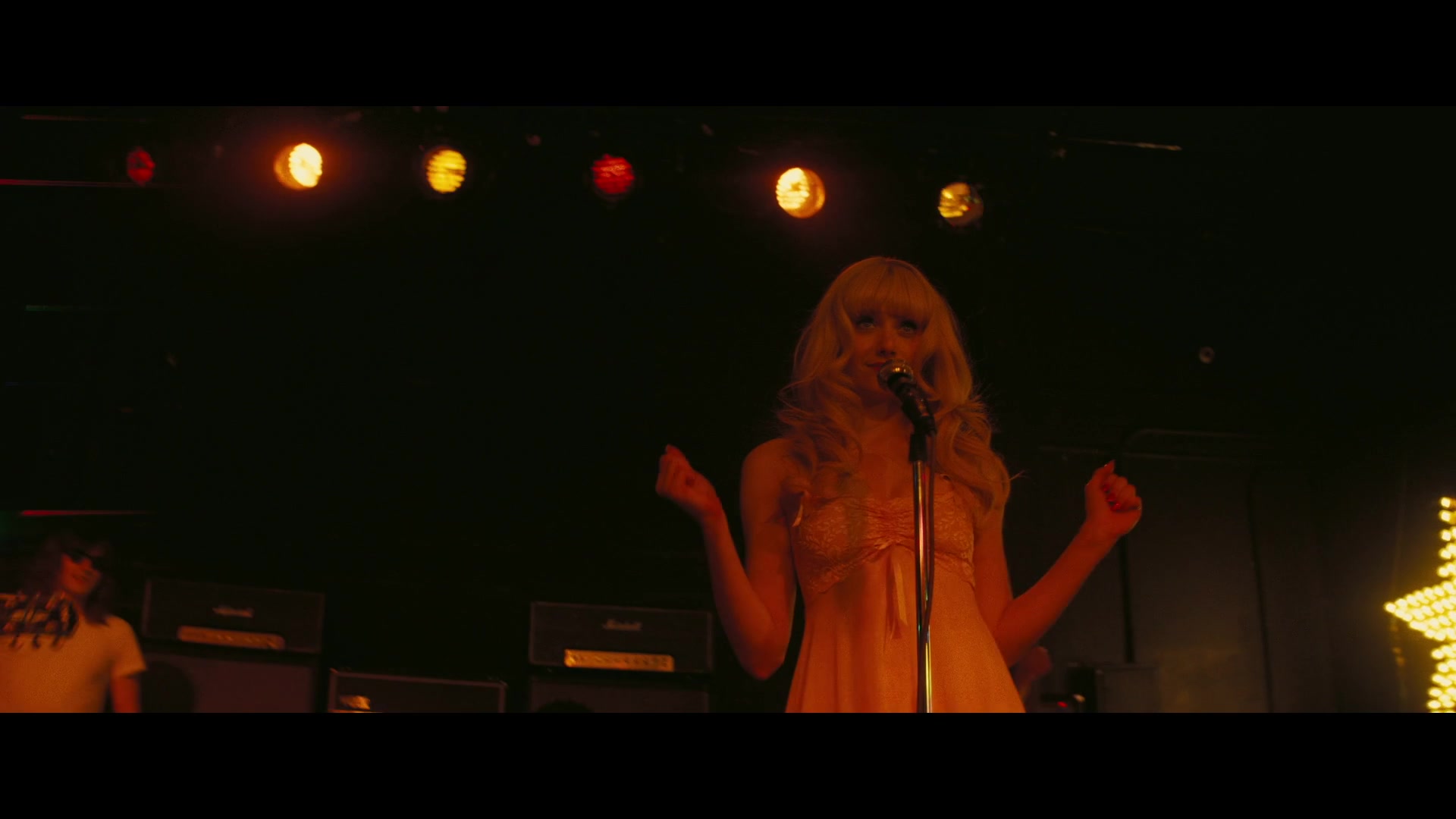 Angelyne_S01E01_Dream_Machine_1080p_ERW_002819.jpg