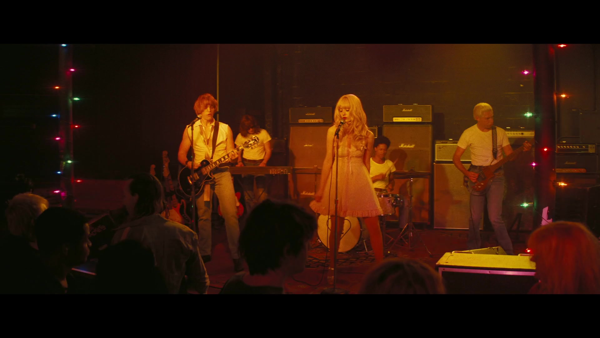 Angelyne_S01E01_Dream_Machine_1080p_ERW_002858.jpg