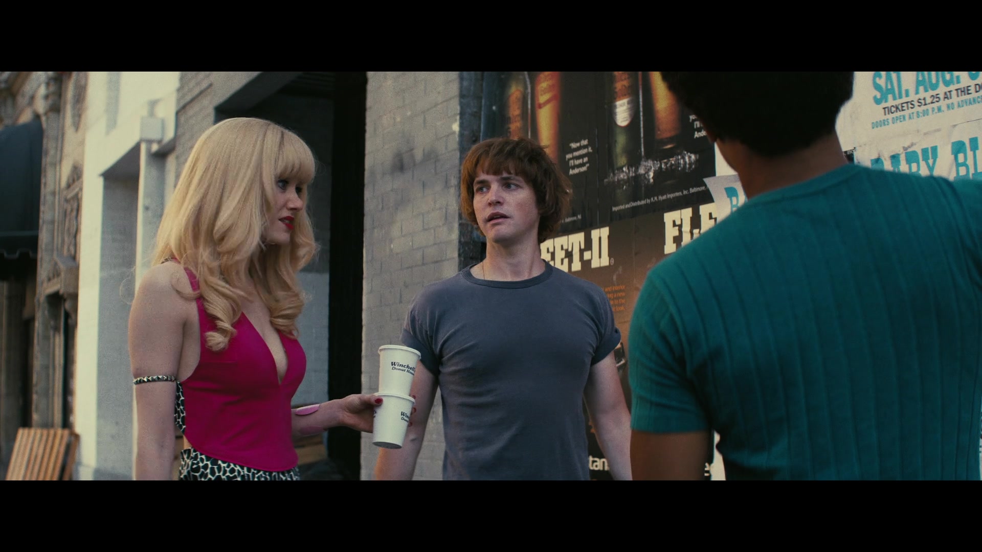 Angelyne_S01E01_Dream_Machine_1080p_ERW_003320.jpg