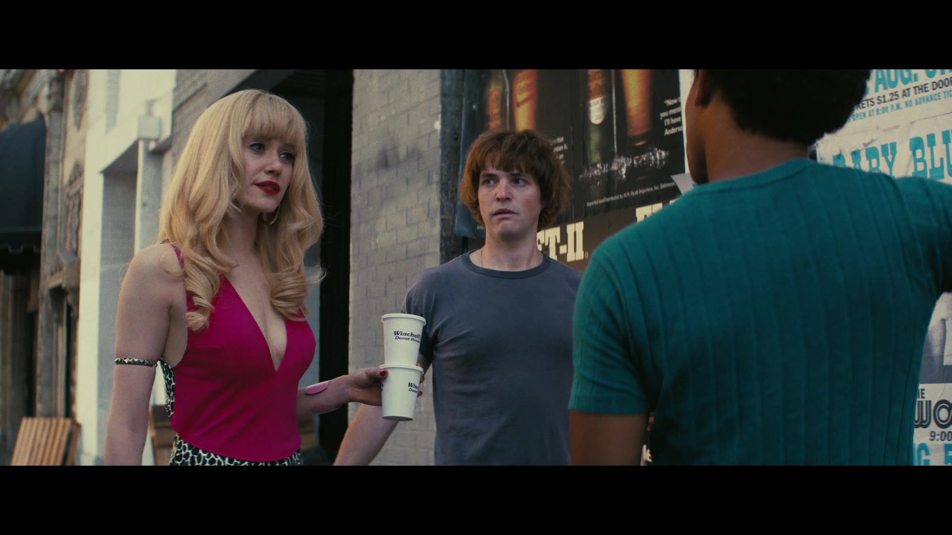 Angelyne_S01E01_Dream_Machine_1080p_ERW_003360.jpg