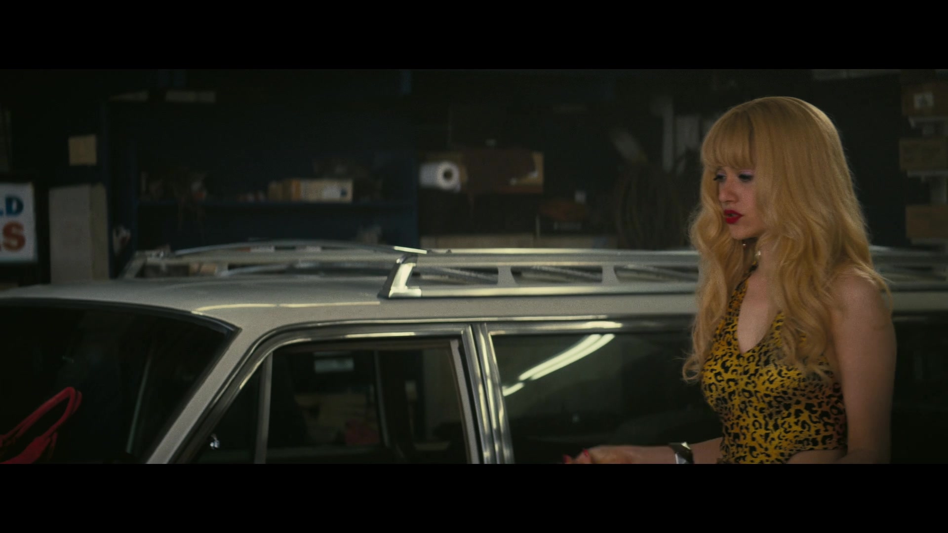 Angelyne_S01E01_Dream_Machine_1080p_ERW_003463.jpg
