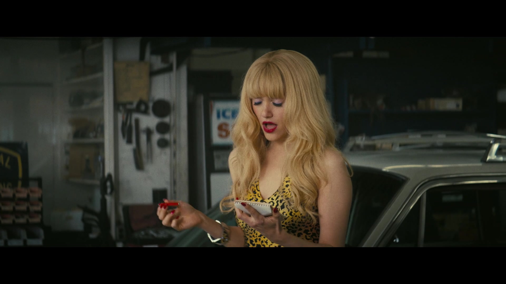 Angelyne_S01E01_Dream_Machine_1080p_ERW_003496.jpg