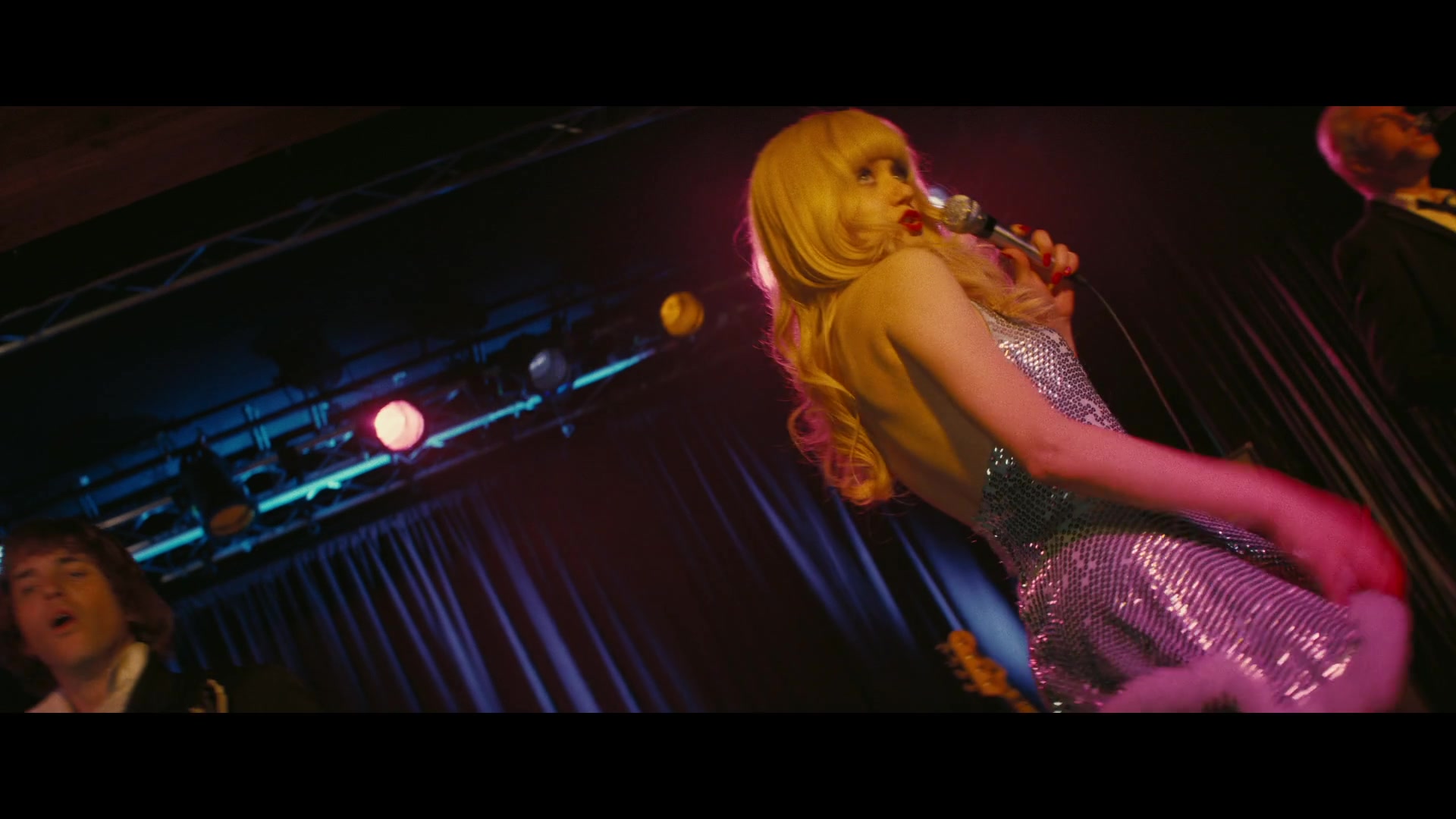 Angelyne_S01E01_Dream_Machine_1080p_ERW_003766.jpg