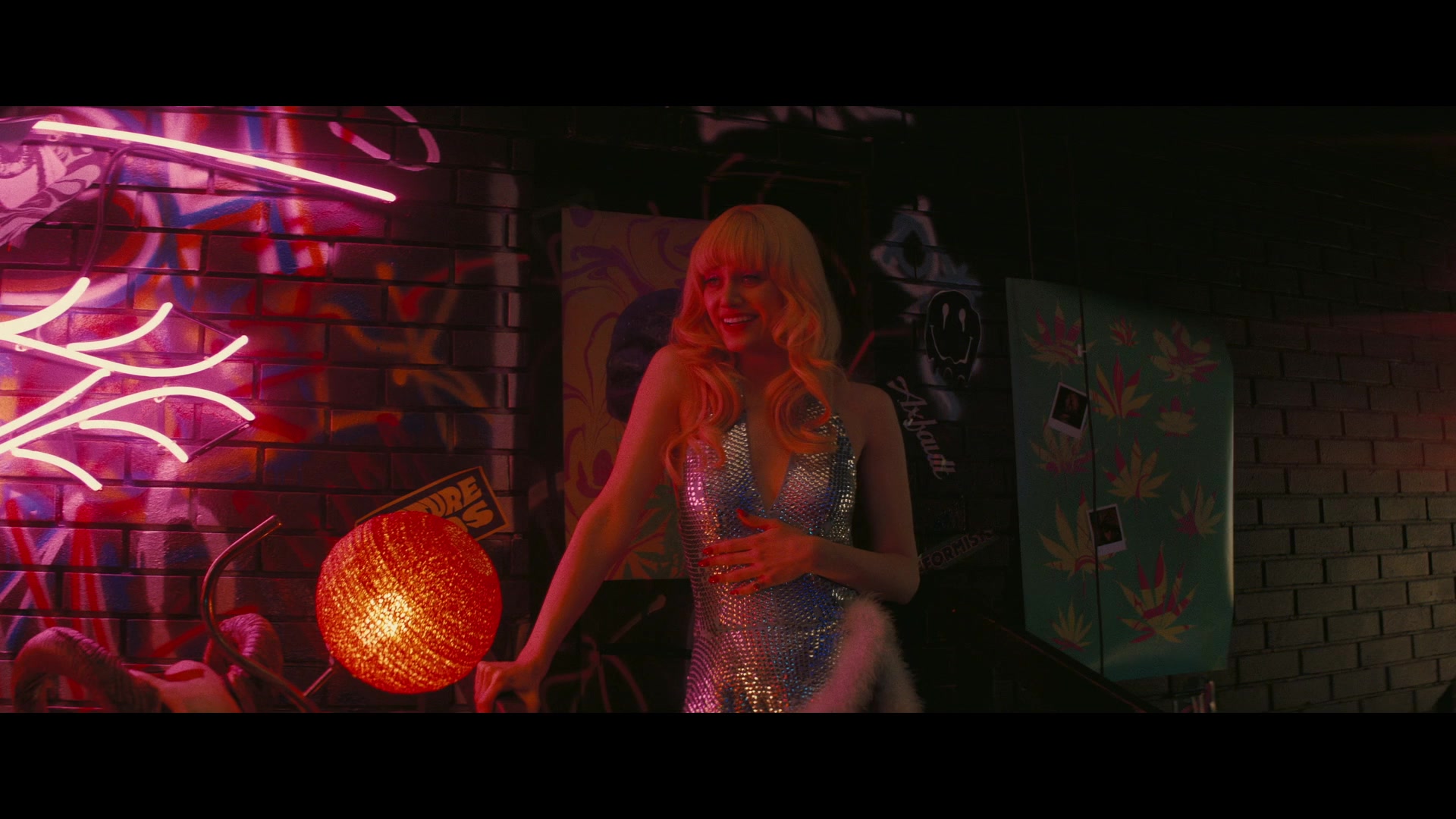 Angelyne_S01E01_Dream_Machine_1080p_ERW_003906.jpg