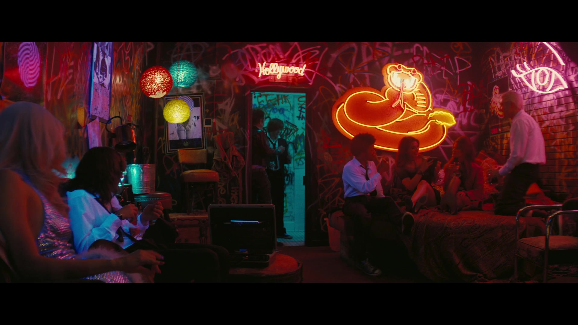 Angelyne_S01E01_Dream_Machine_1080p_ERW_003943.jpg
