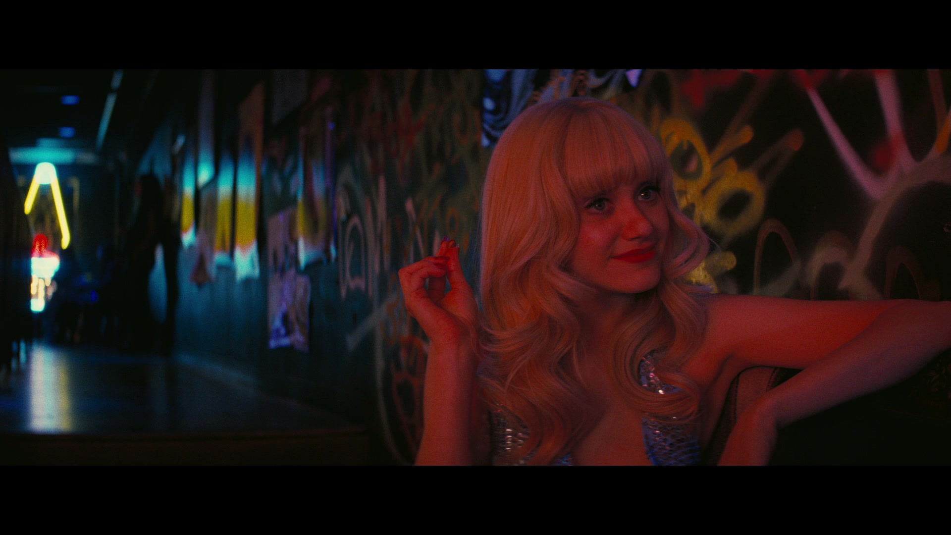 Angelyne_S01E01_Dream_Machine_1080p_ERW_004054.jpg