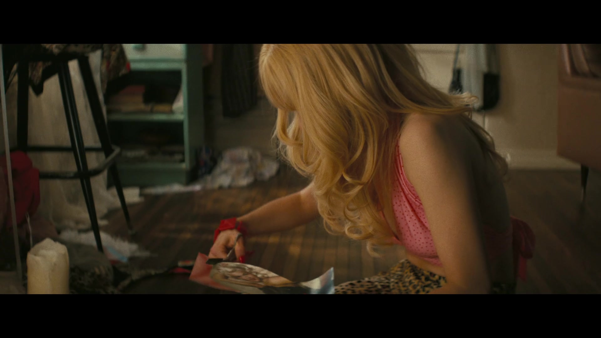 Angelyne_S01E01_Dream_Machine_1080p_ERW_004506.jpg