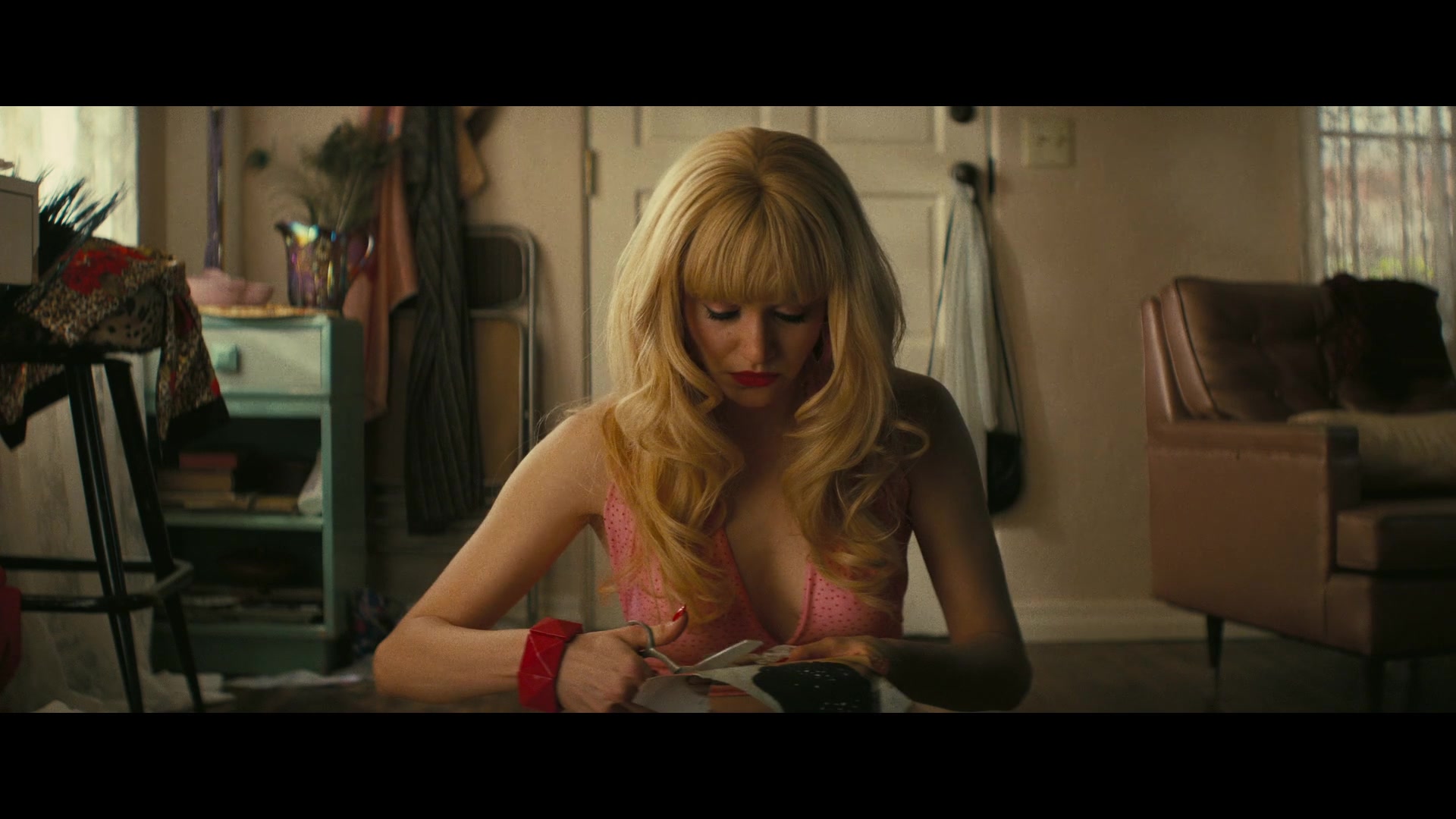 Angelyne_S01E01_Dream_Machine_1080p_ERW_004531.jpg