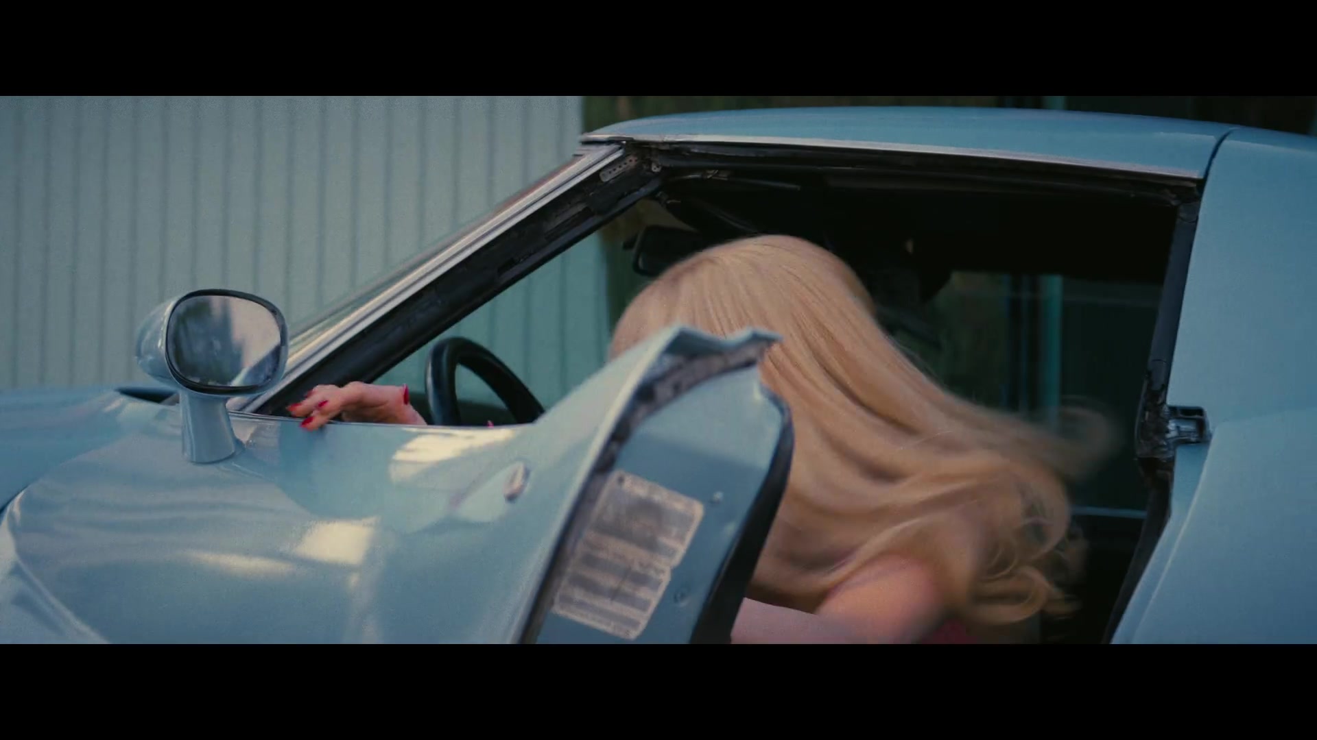 Angelyne_S01E01_Dream_Machine_1080p_ERW_004757.jpg