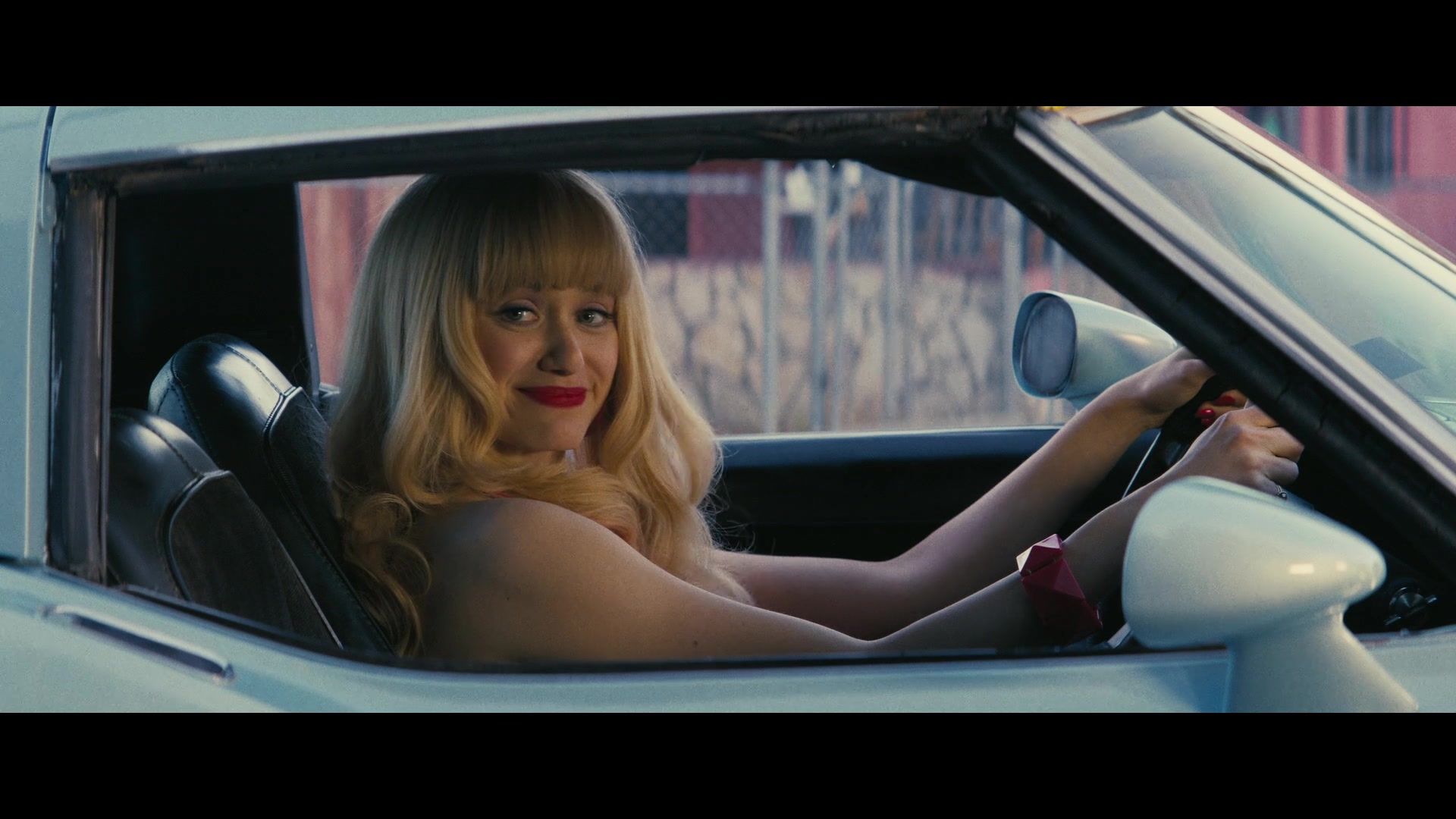 Angelyne_S01E01_Dream_Machine_1080p_ERW_004815.jpg