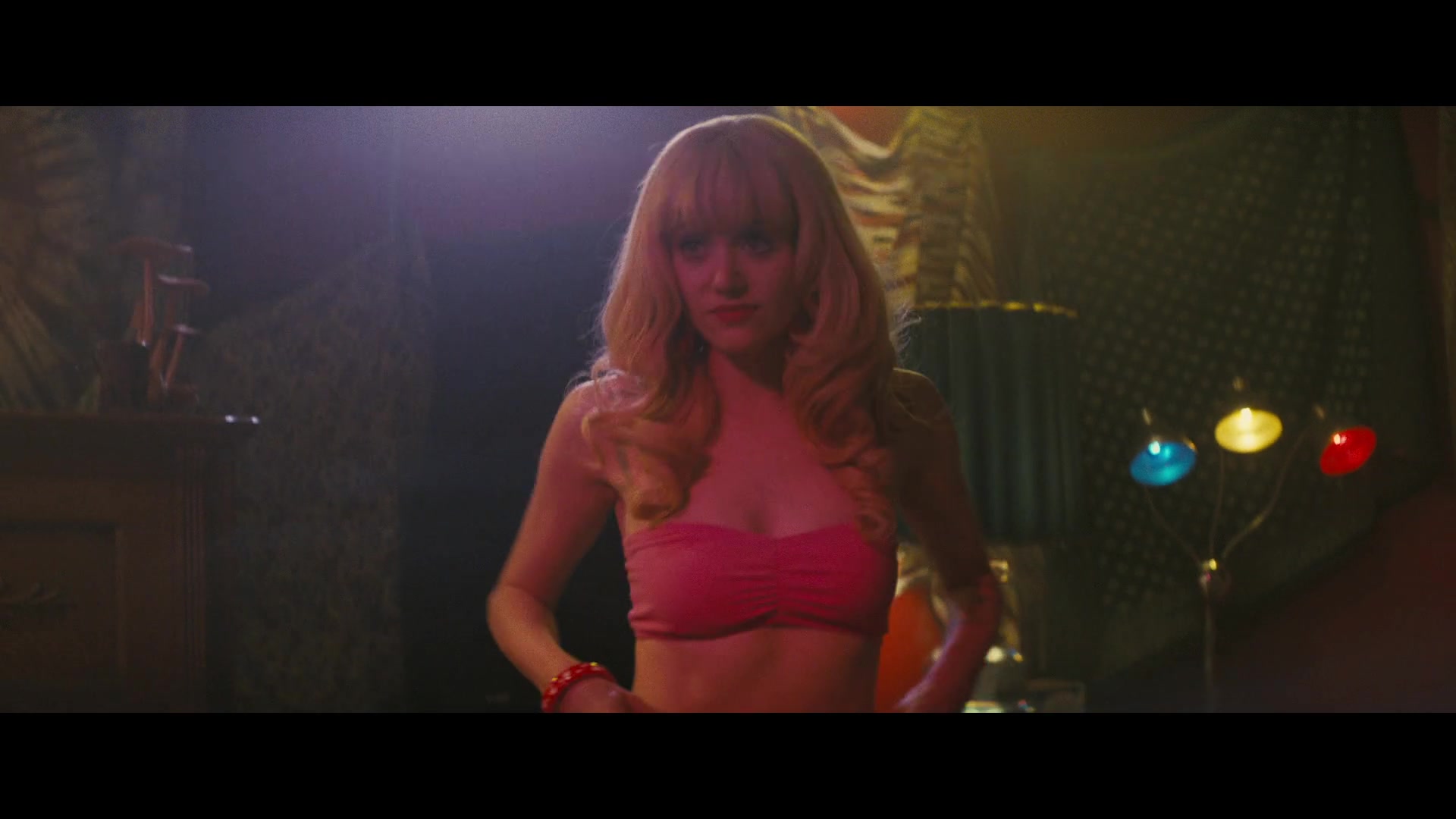Angelyne_S01E01_Dream_Machine_1080p_ERW_005125.jpg