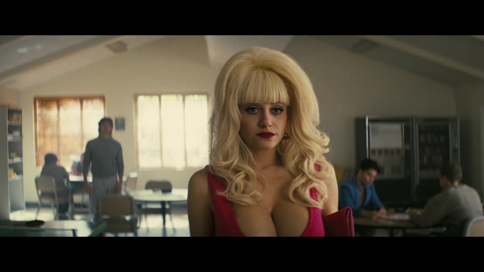 Angelyne_S01E01_Dream_Machine_1080p_ERW_006659.jpg