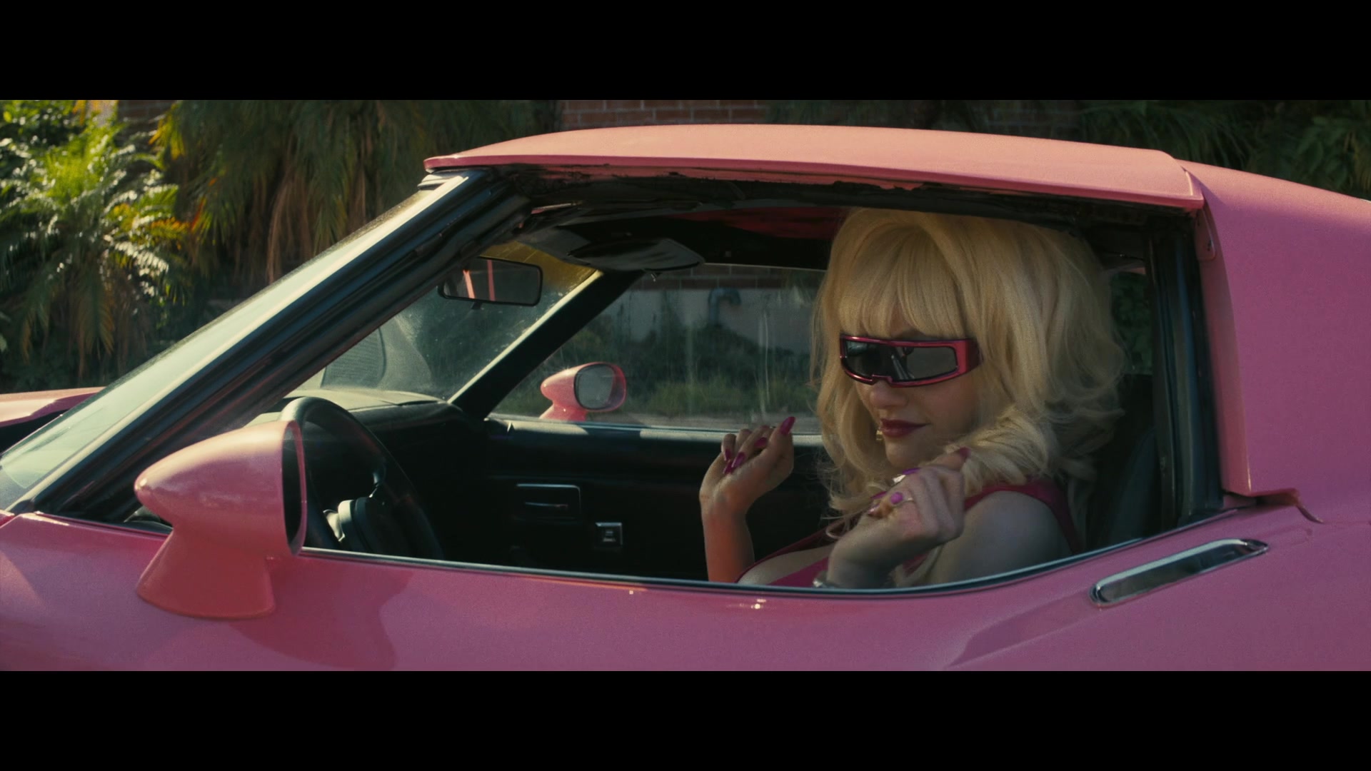 Angelyne_S01E01_Dream_Machine_1080p_ERW_006776.jpg