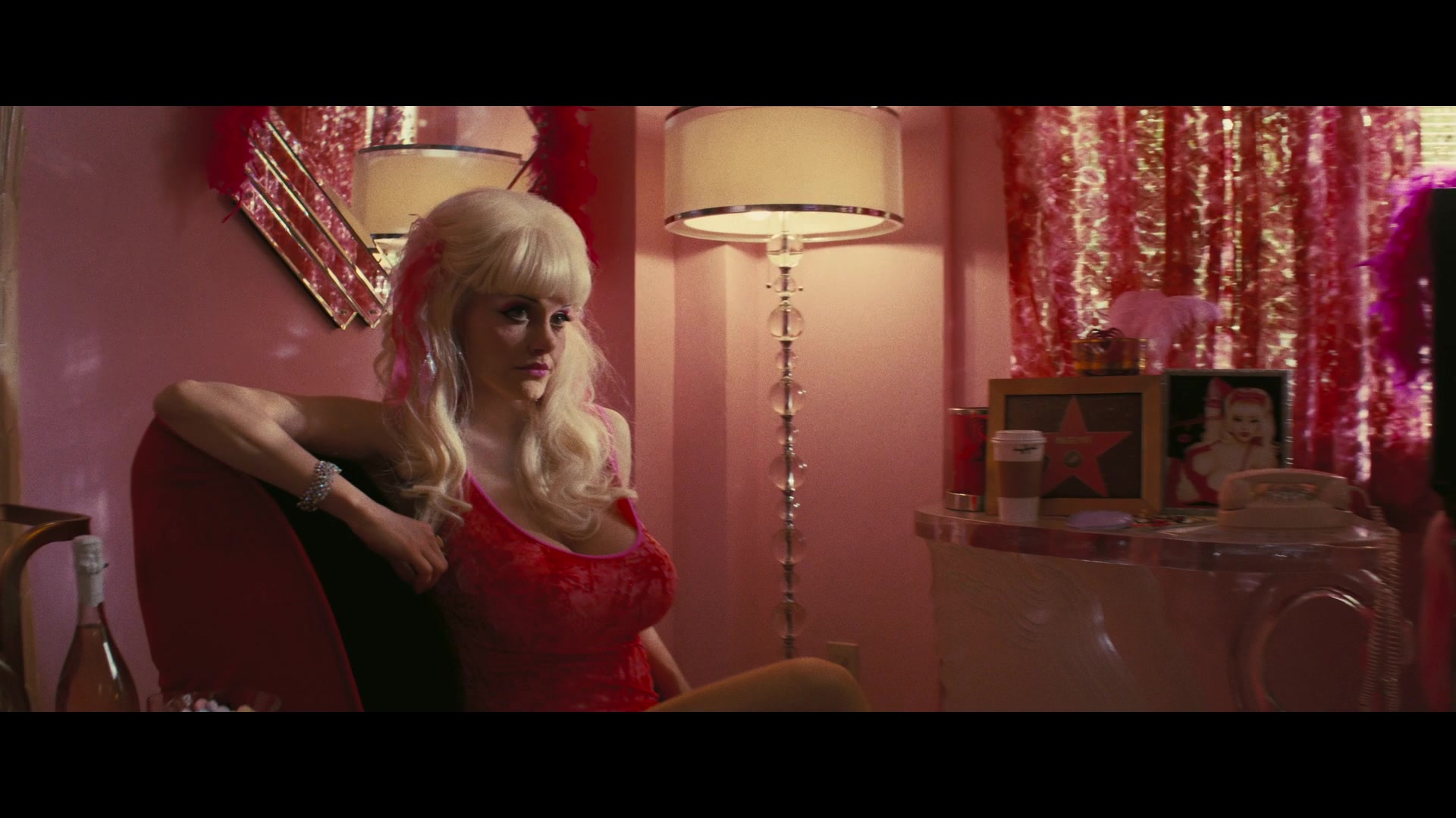 Angelyne_S01E01_Dream_Machine_1080p_ERW_006941.jpg