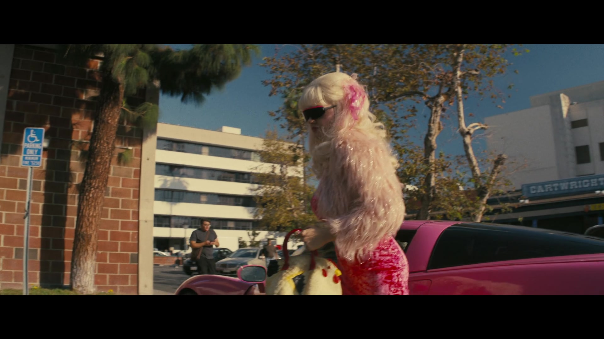Angelyne_S01E02_Gods_and_Fairies_1080p_ERW_000084.jpg