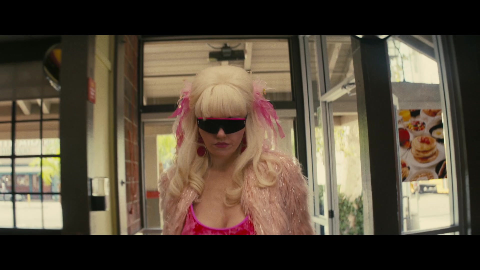 Angelyne_S01E02_Gods_and_Fairies_1080p_ERW_000100.jpg