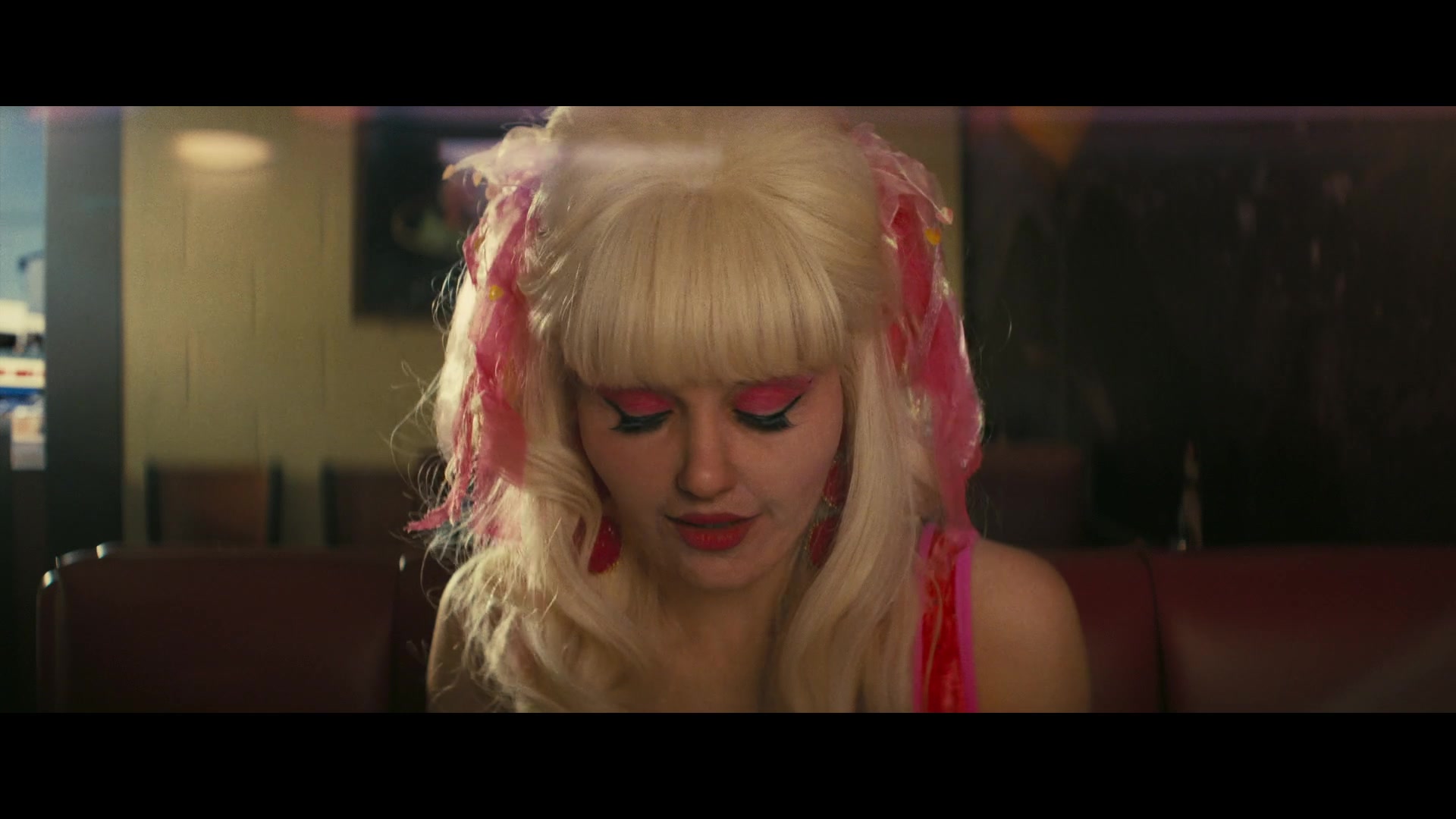 Angelyne_S01E02_Gods_and_Fairies_1080p_ERW_000372.jpg