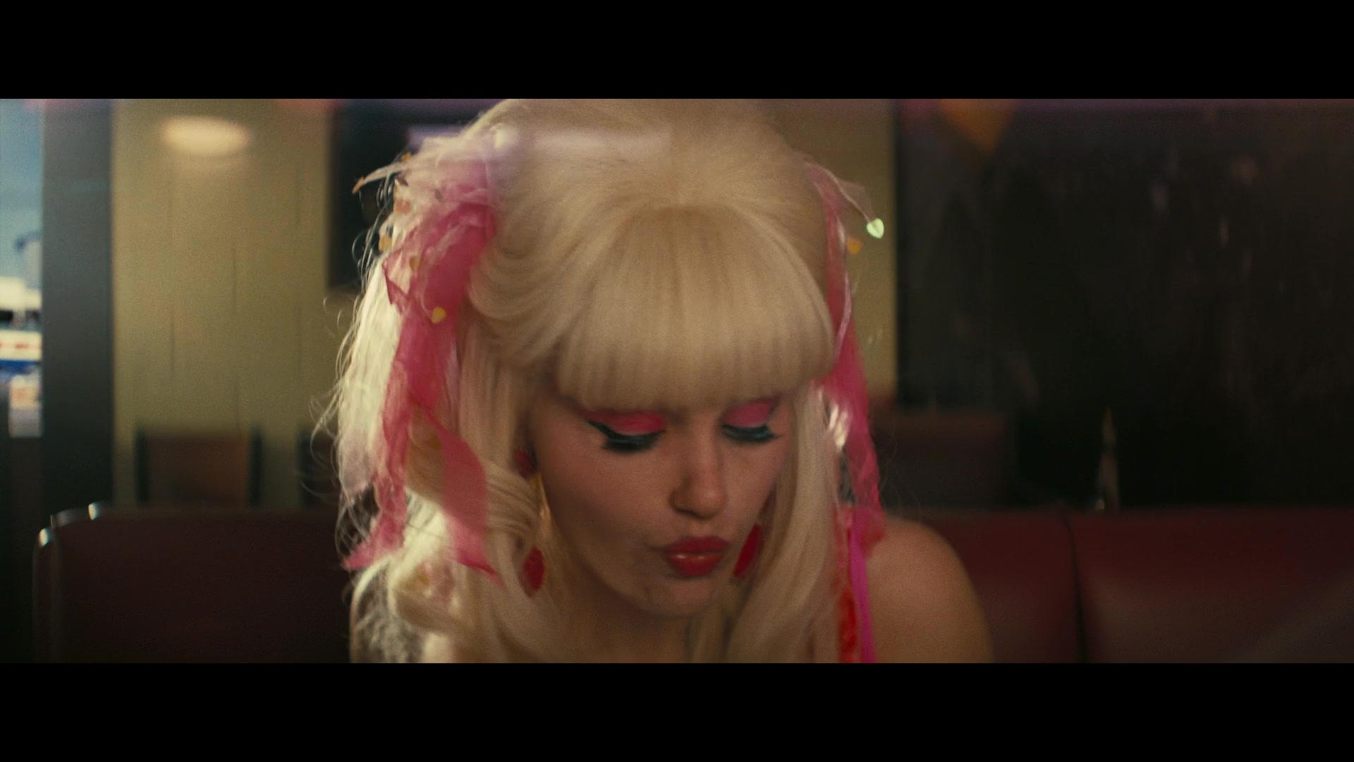 Angelyne_S01E02_Gods_and_Fairies_1080p_ERW_000375.jpg
