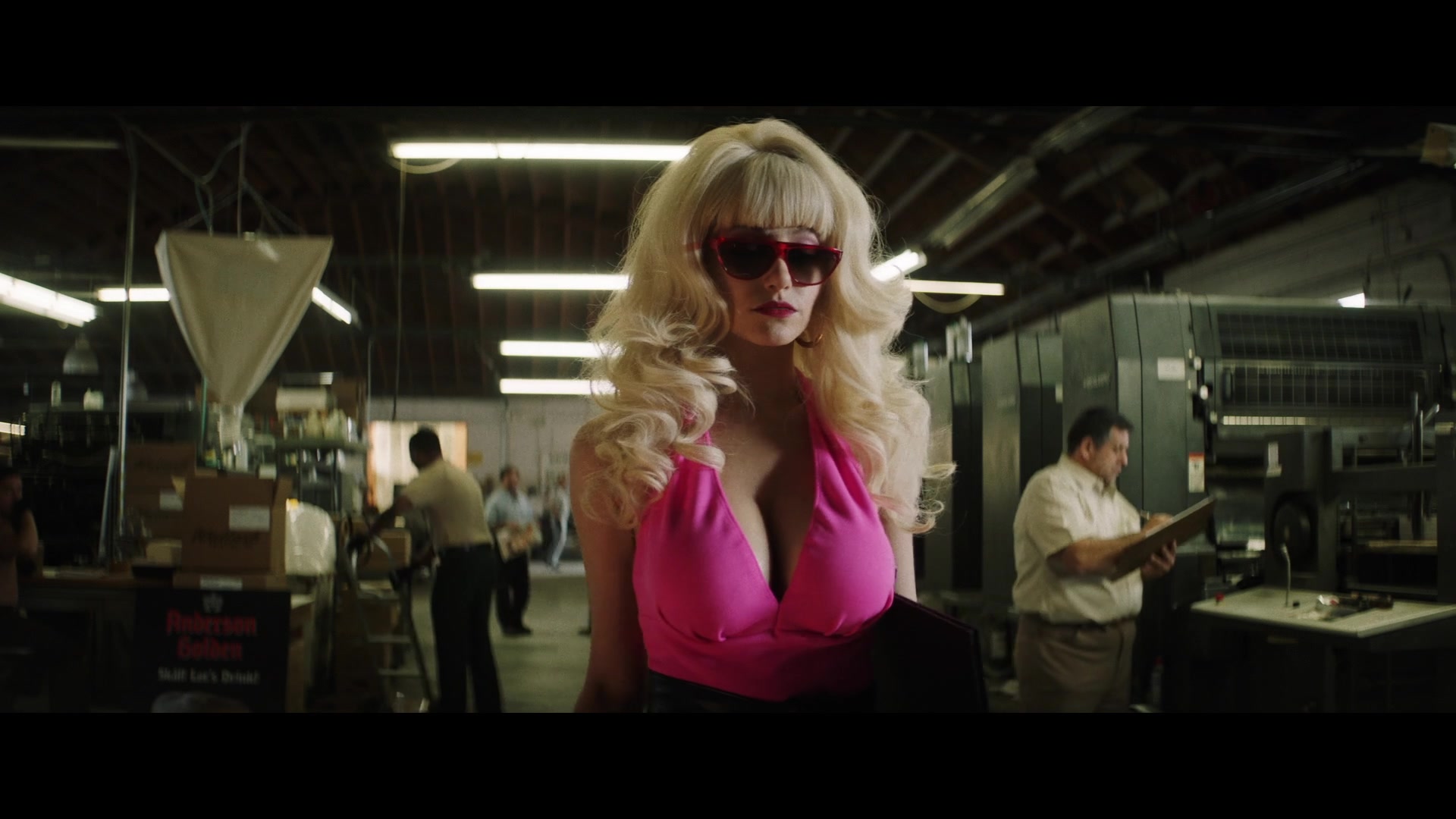 Angelyne_S01E02_Gods_and_Fairies_1080p_ERW_000865.jpg