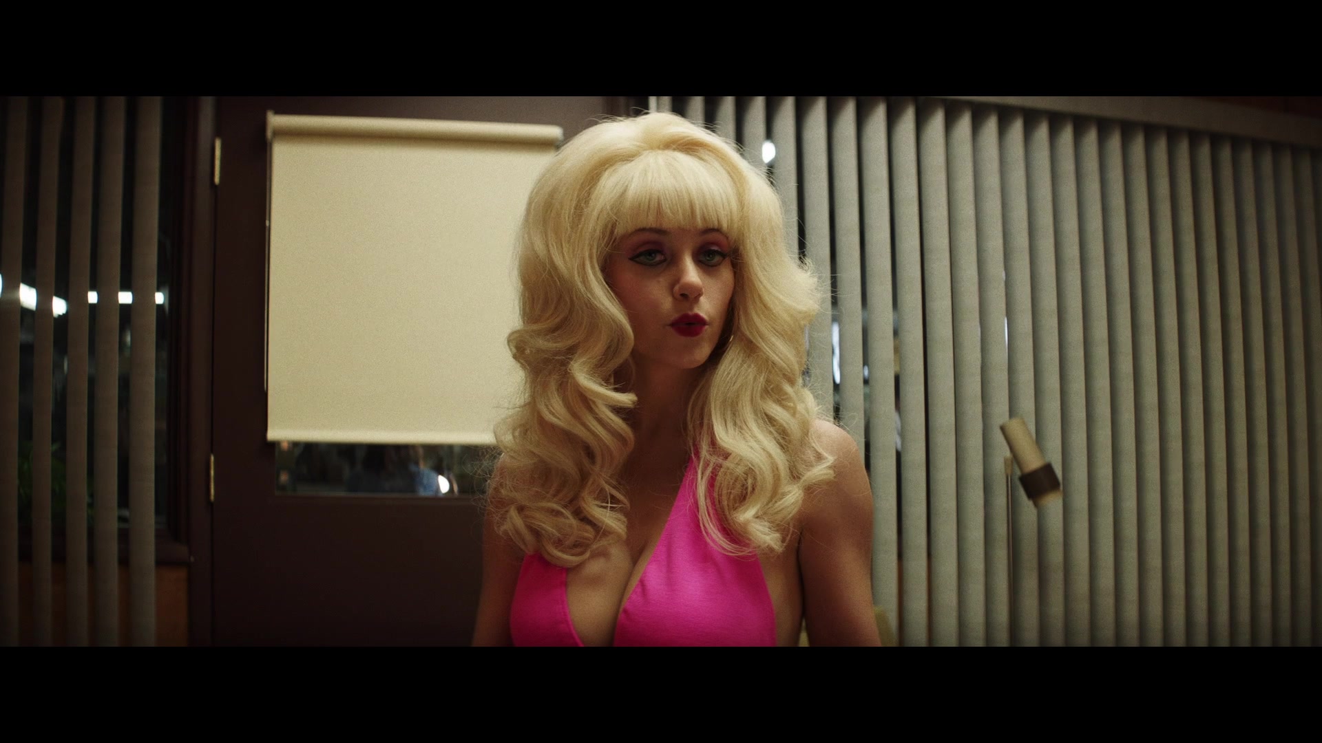 Angelyne_S01E02_Gods_and_Fairies_1080p_ERW_001220.jpg
