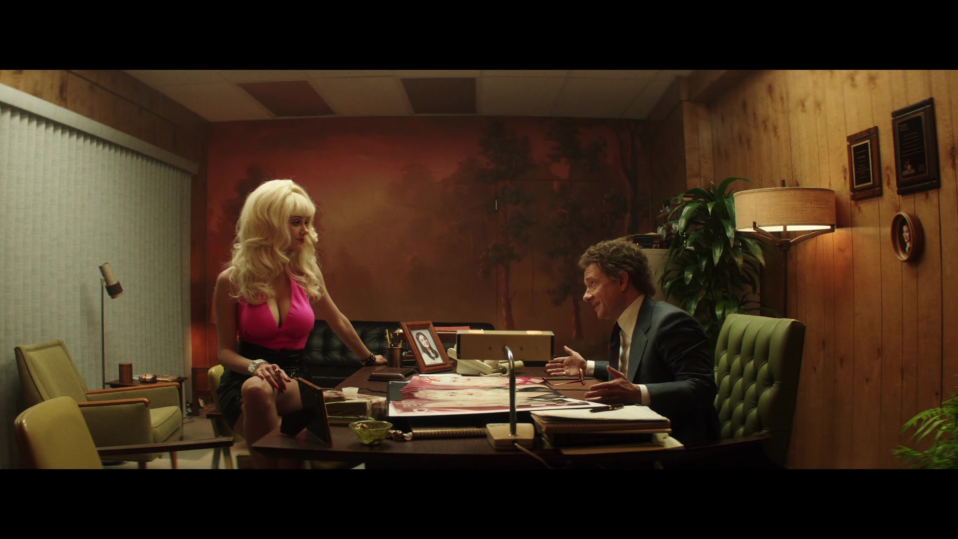 Angelyne_S01E02_Gods_and_Fairies_1080p_ERW_001303.jpg