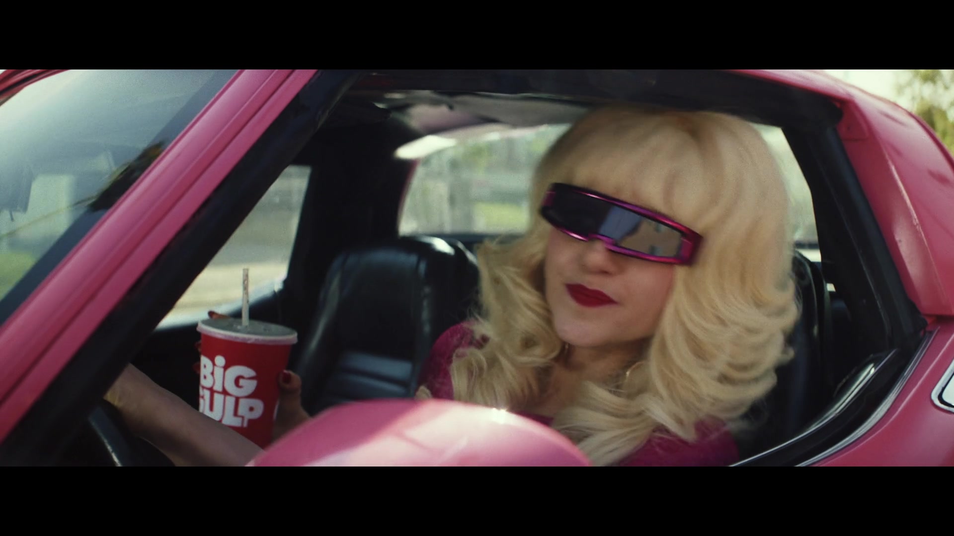 Angelyne_S01E02_Gods_and_Fairies_1080p_ERW_002130.jpg