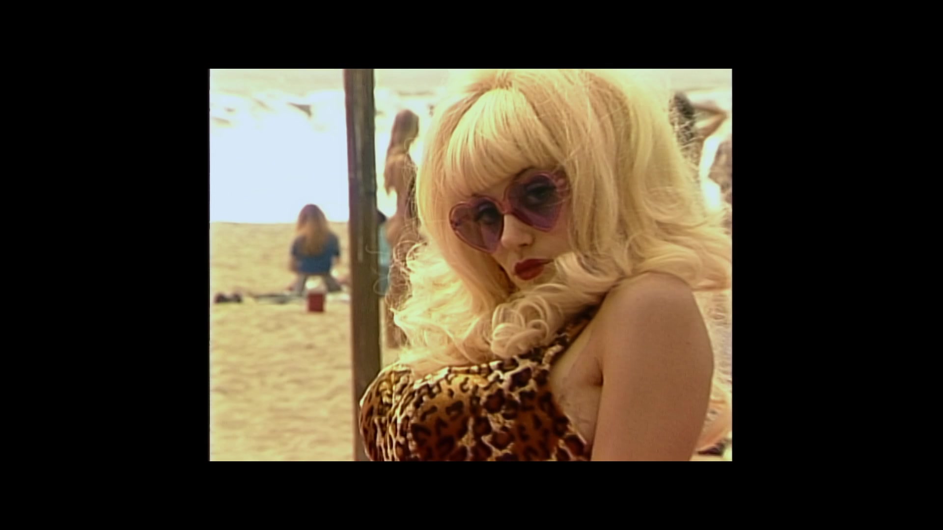 Angelyne_S01E02_Gods_and_Fairies_1080p_ERW_002327.jpg