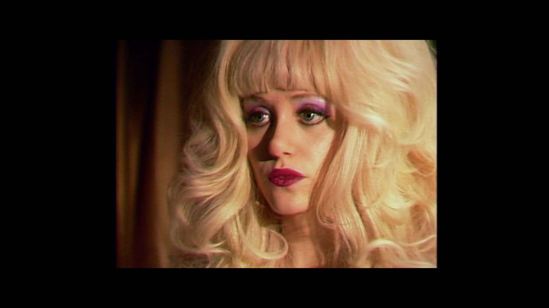 Angelyne_S01E02_Gods_and_Fairies_1080p_ERW_003290.jpg
