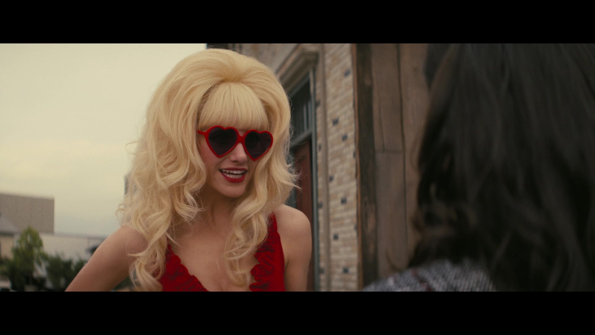 Angelyne_S01E02_Gods_and_Fairies_1080p_ERW_004286.jpg