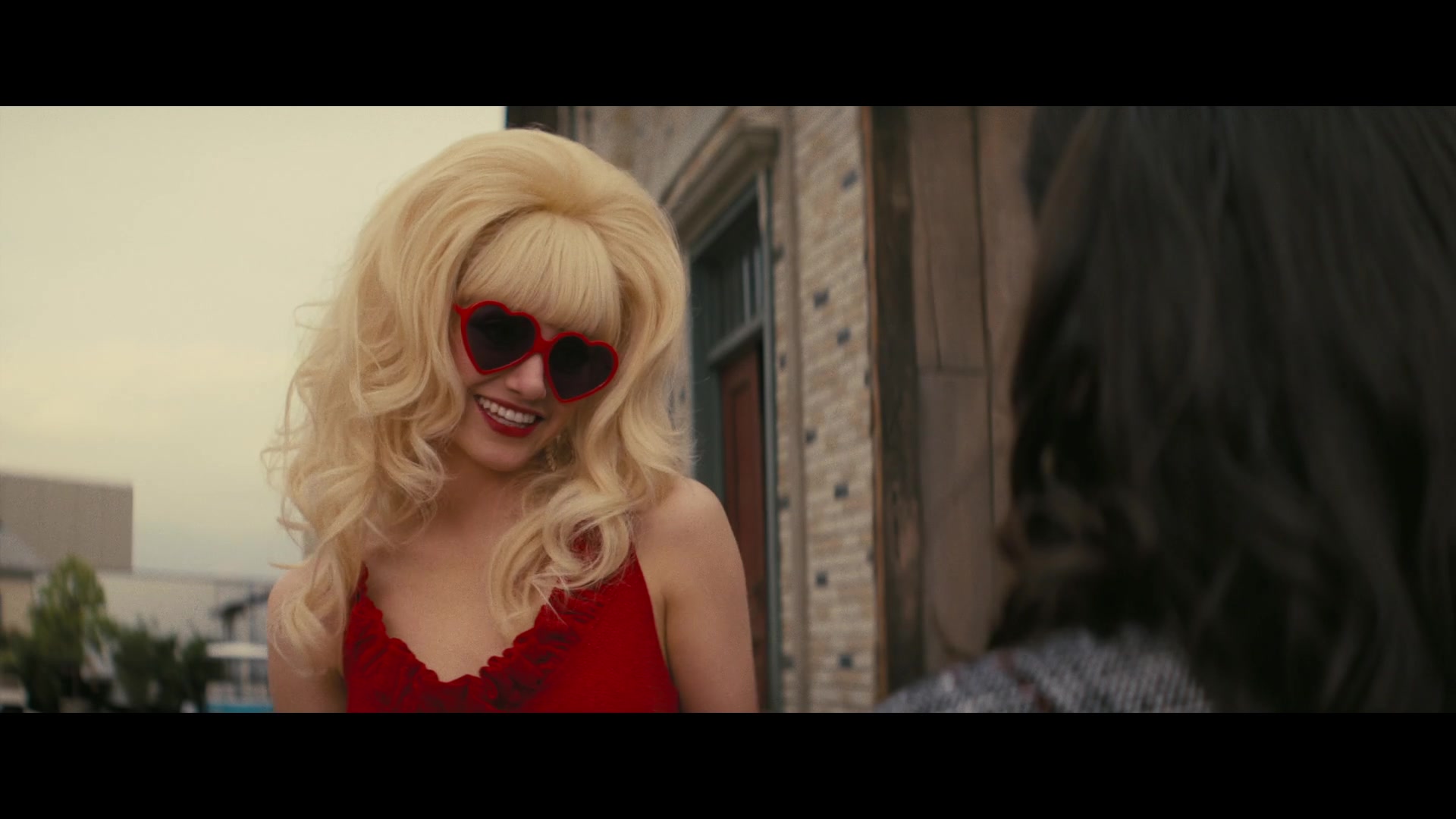 Angelyne_S01E02_Gods_and_Fairies_1080p_ERW_004290.jpg