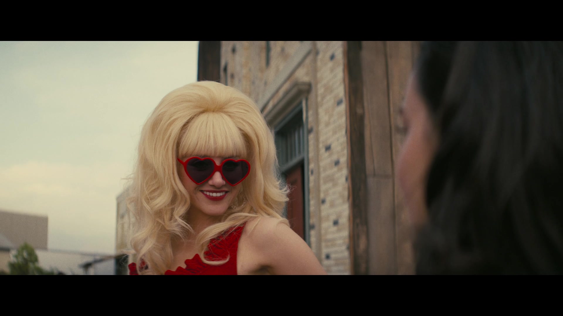 Angelyne_S01E02_Gods_and_Fairies_1080p_ERW_004356.jpg