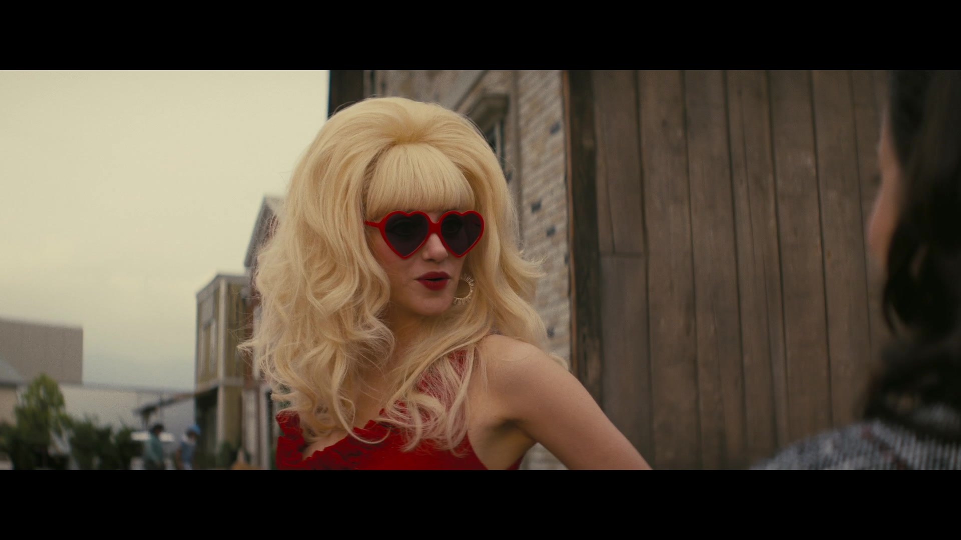 Angelyne_S01E02_Gods_and_Fairies_1080p_ERW_004362.jpg