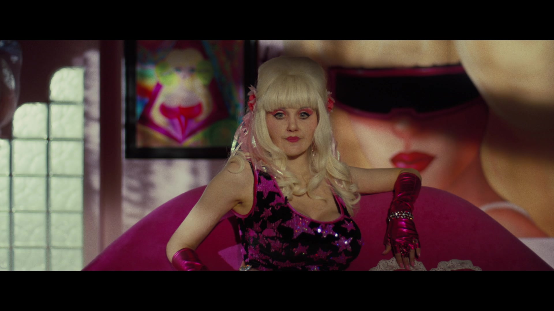 Angelyne_S01E02_Gods_and_Fairies_1080p_ERW_004549.jpg
