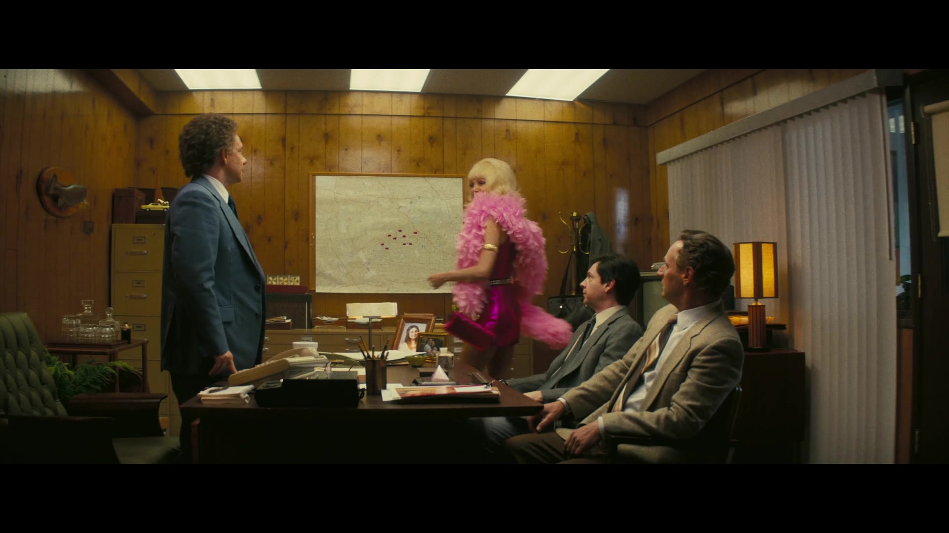 Angelyne_S01E02_Gods_and_Fairies_1080p_ERW_004684.jpg