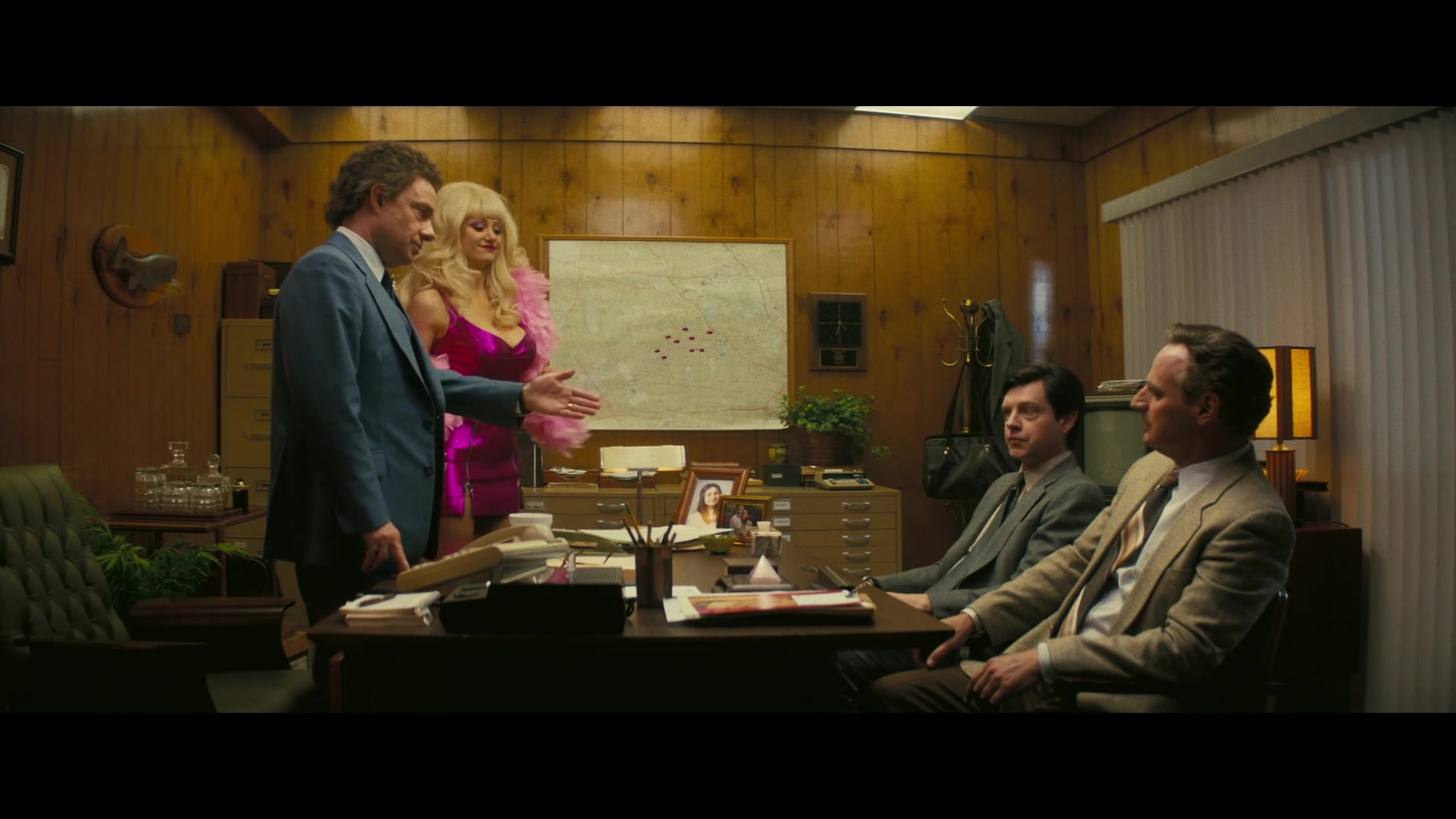 Angelyne_S01E02_Gods_and_Fairies_1080p_ERW_004689.jpg