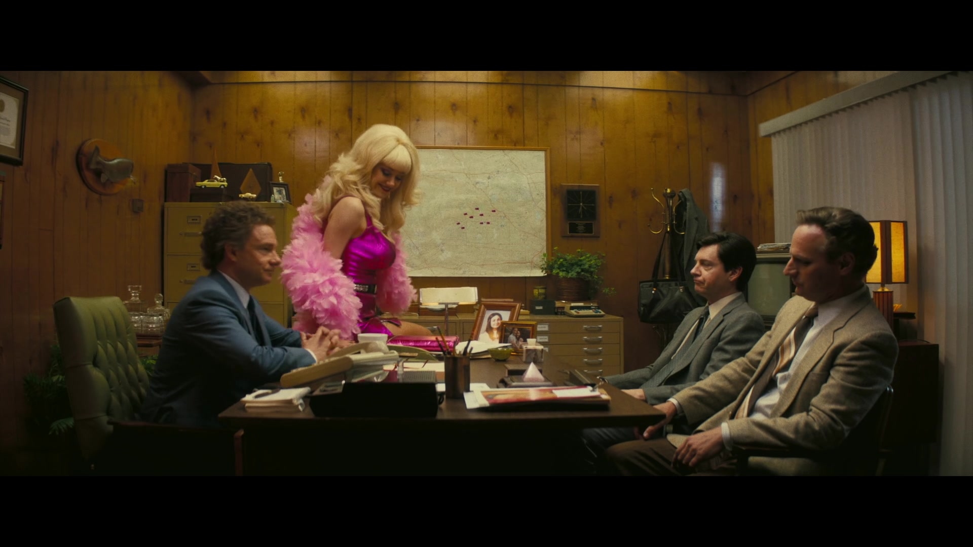 Angelyne_S01E02_Gods_and_Fairies_1080p_ERW_004700.jpg