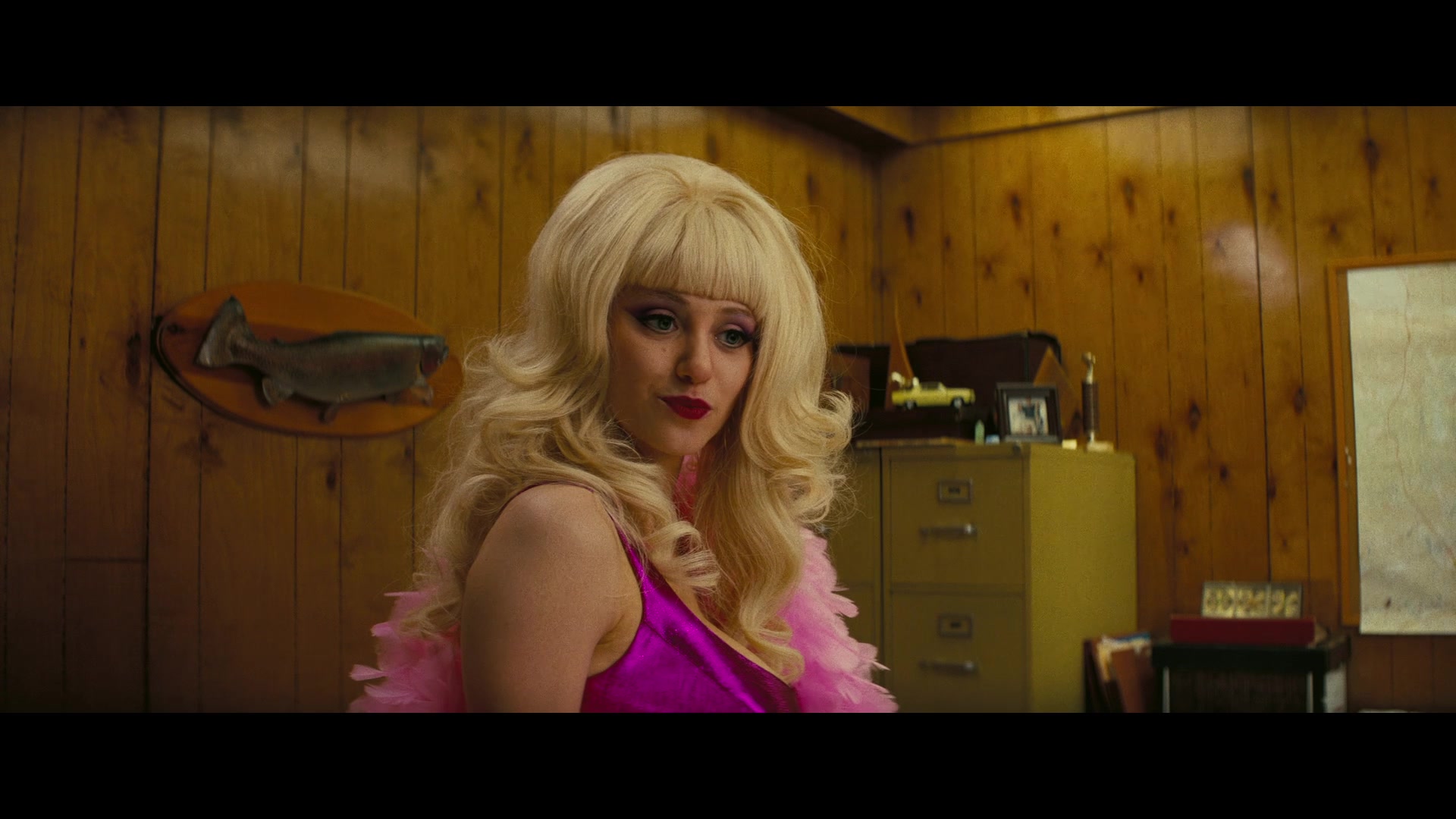 Angelyne_S01E02_Gods_and_Fairies_1080p_ERW_004712.jpg