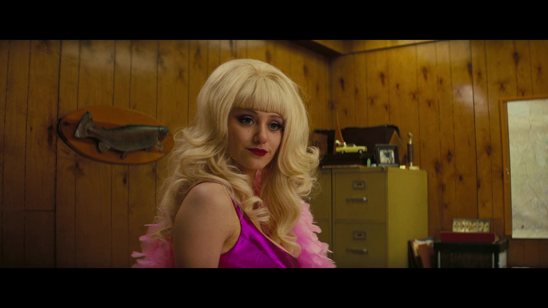Angelyne_S01E02_Gods_and_Fairies_1080p_ERW_004716.jpg